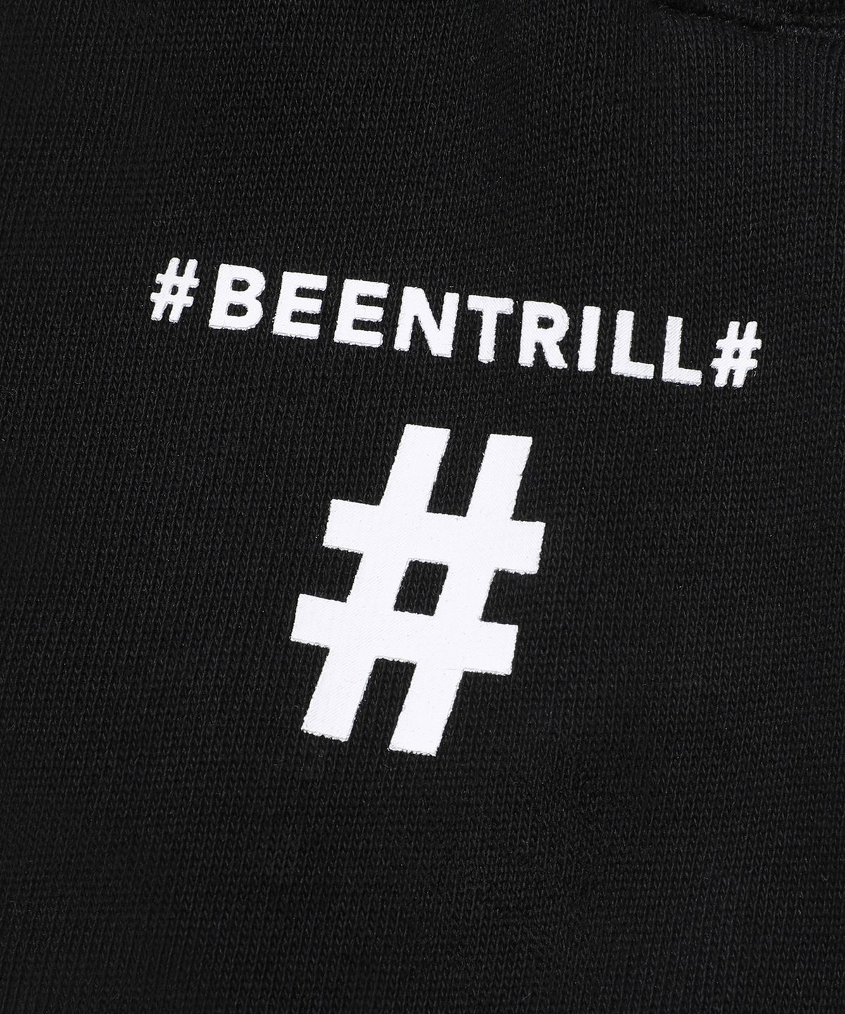 빈트릴(BEENTRILL) 에센셜 해시태그 로고 스웻 팬츠(블랙)