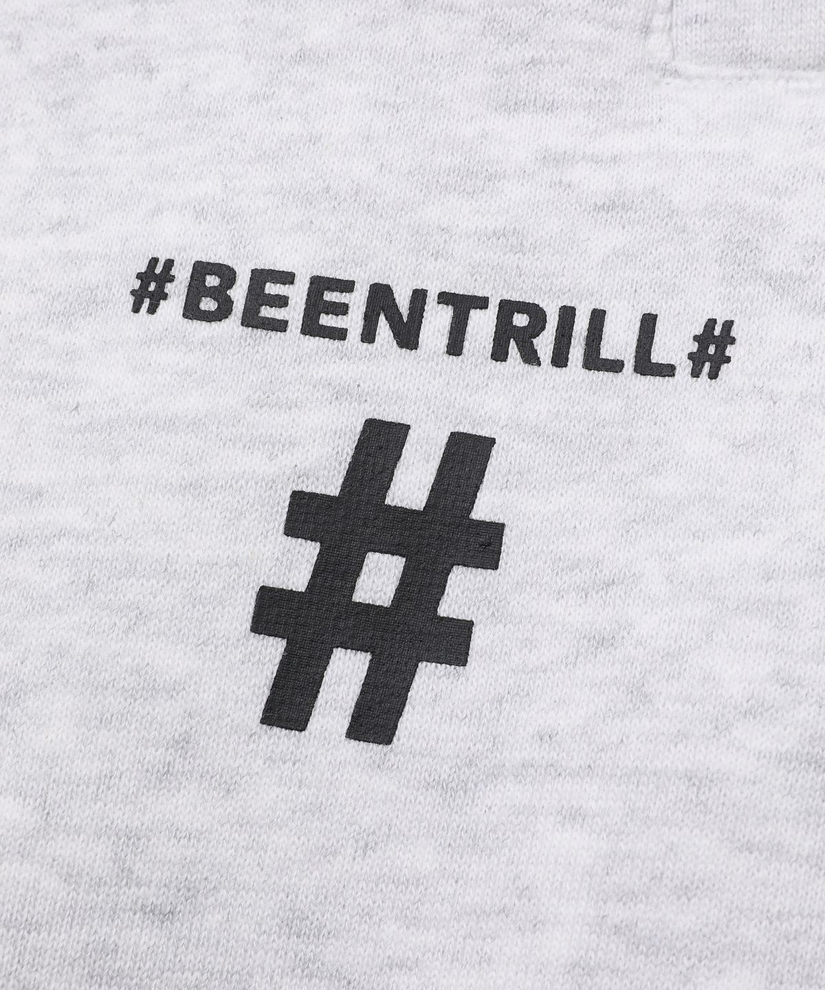 빈트릴(BEENTRILL) 에센셜 해시태그 로고 스웻 팬츠(아이스 그레이)