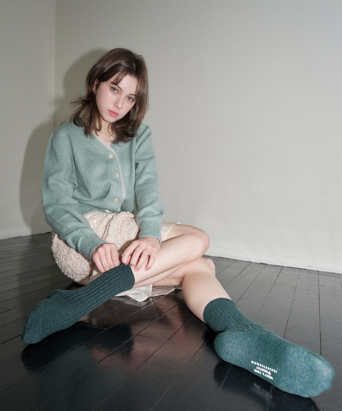 먼스인먼스아웃(MONTH IN MONTH OUT) 에센셜 골지 장목양말 멜란지 그린