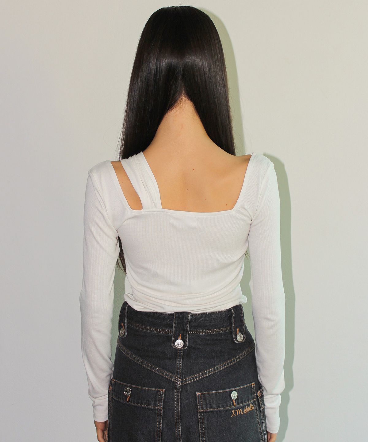 유히리(YUHEELEE) Long sleeve twist top / Ivory
