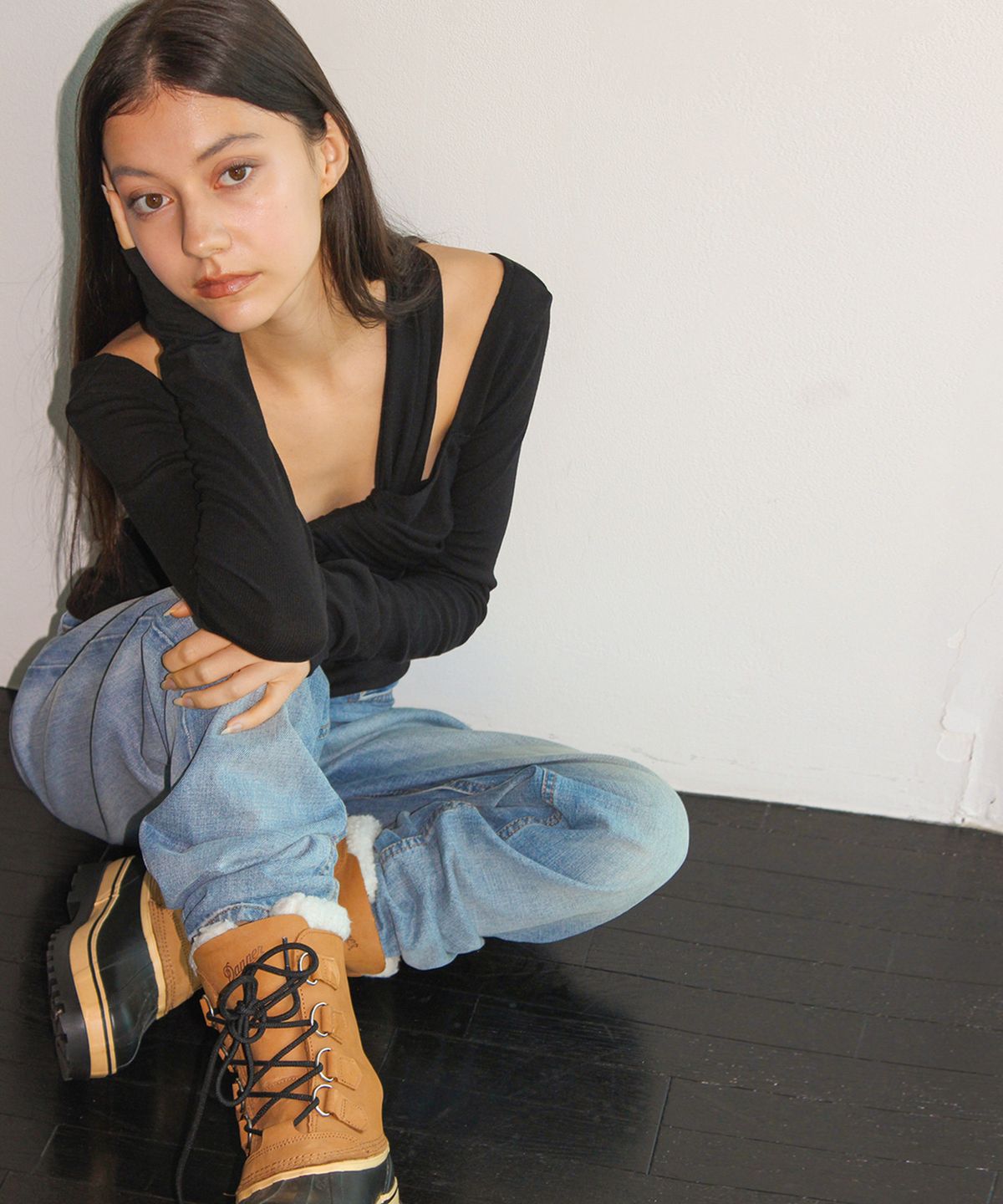 유히리(YUHEELEE) Long sleeve twist top / Black