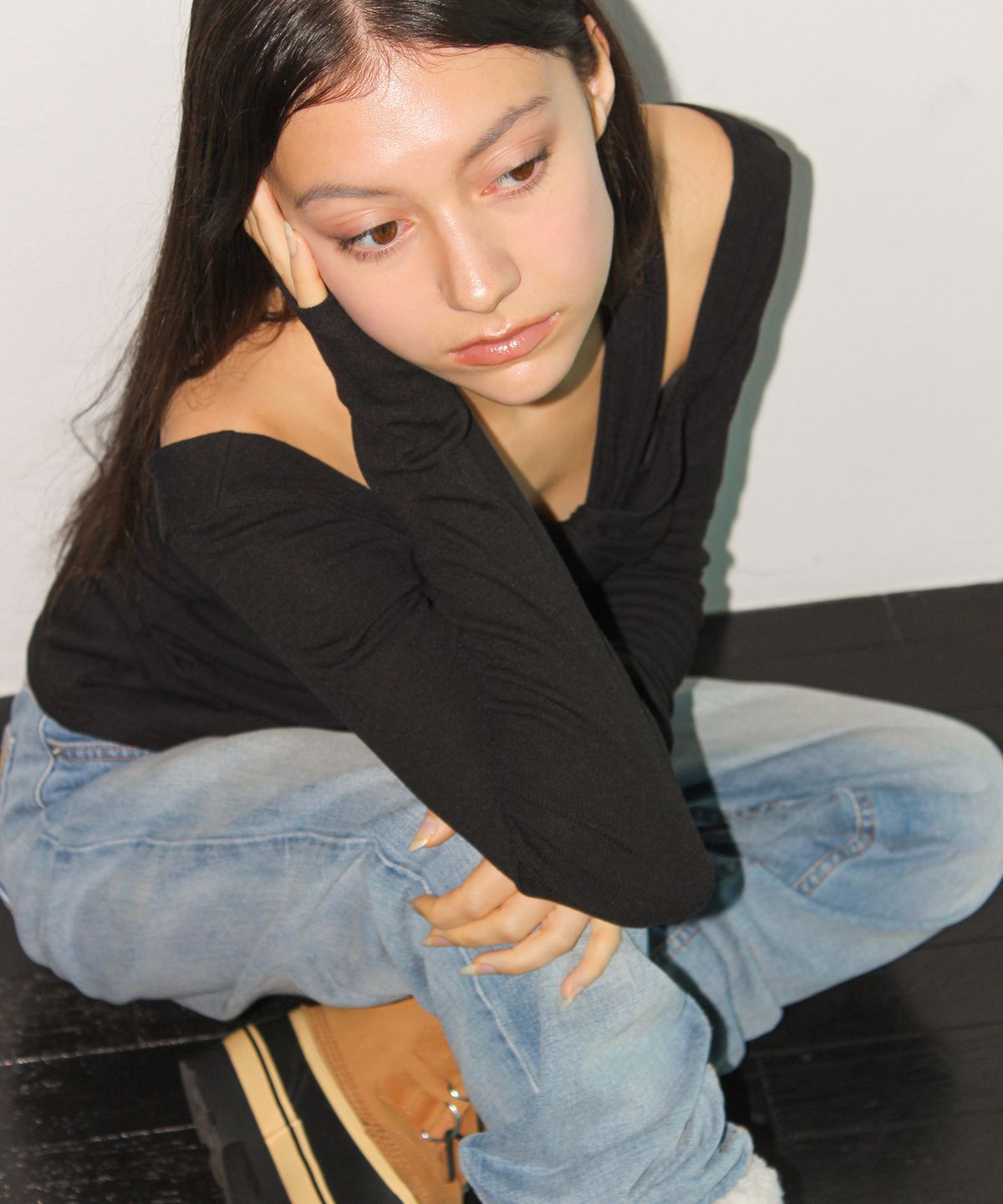 유히리(YUHEELEE) Long sleeve twist top / Black