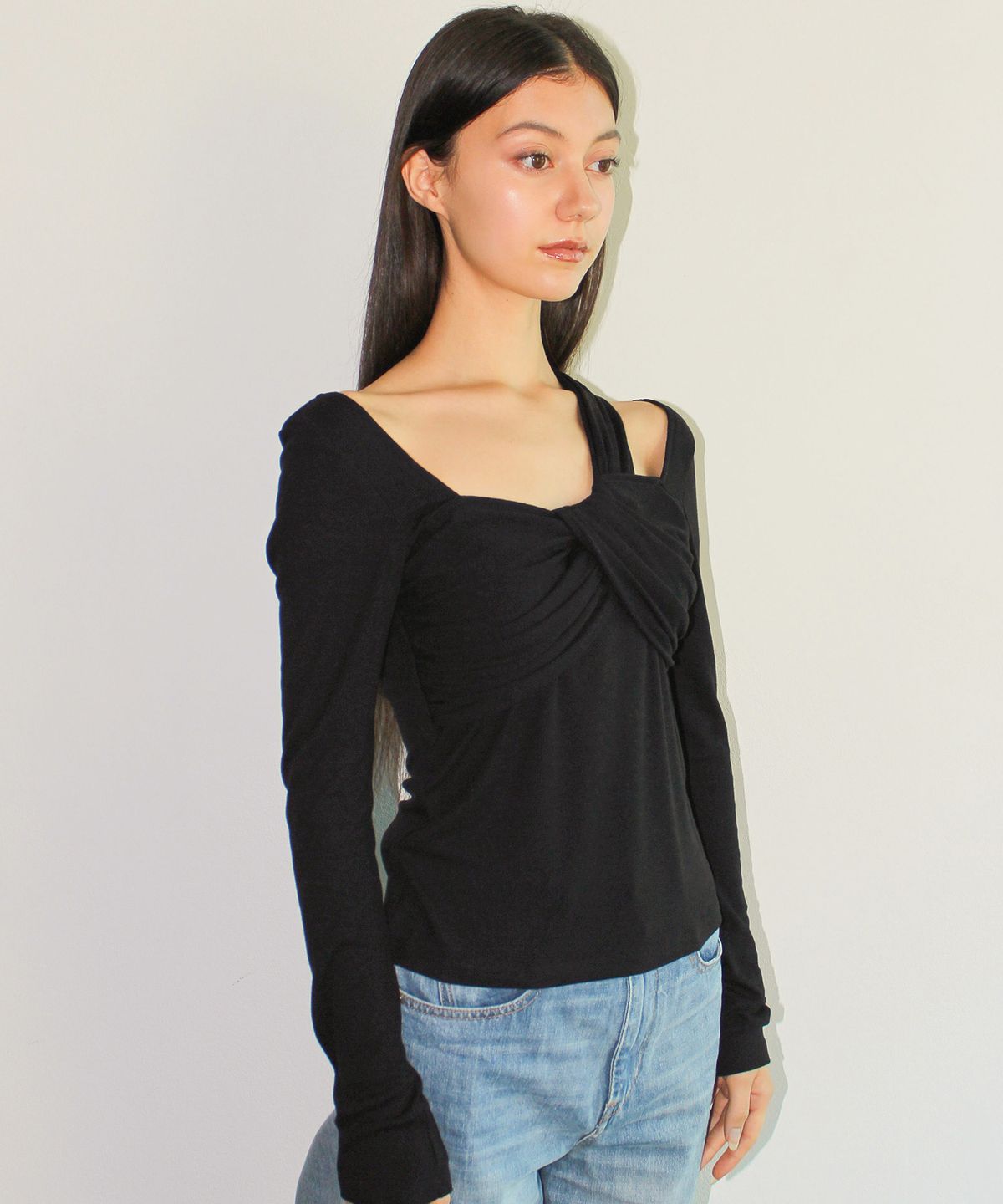 유히리(YUHEELEE) Long sleeve twist top / Black