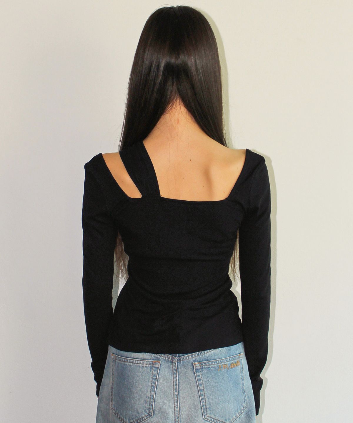 유히리(YUHEELEE) Long sleeve twist top / Black