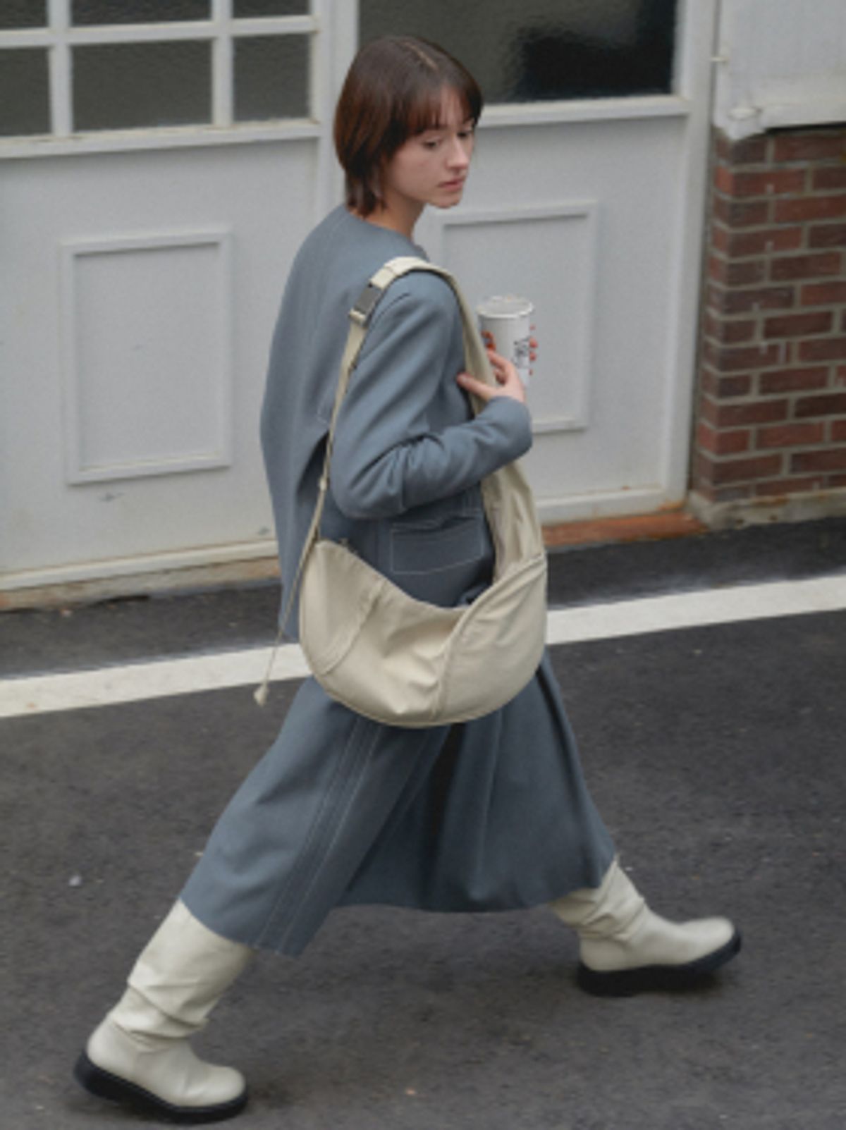 아코크(ACOC) Insight Cross Bag_Butter Beige