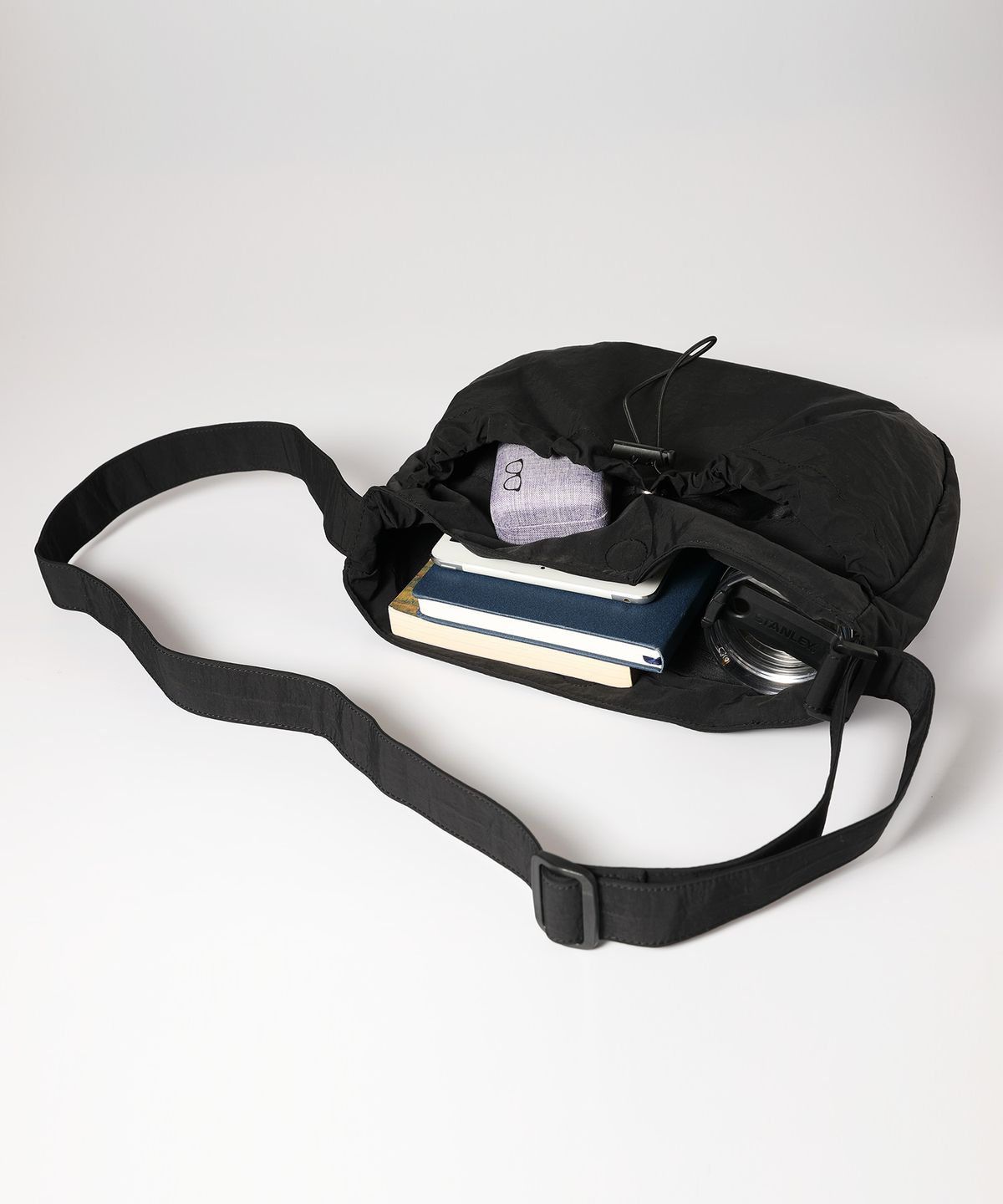 옐로우스톤(YELLOWSTONE) One String messanger bag - Black