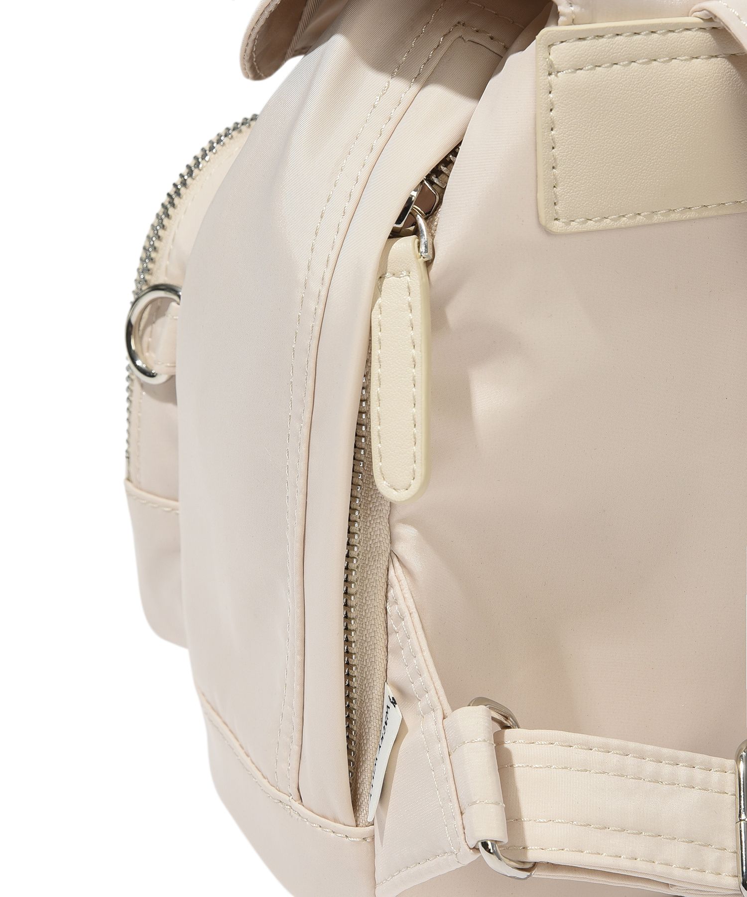 MUSINSA | WACKY WILLY Lily Cargo Backpack Small Ivory