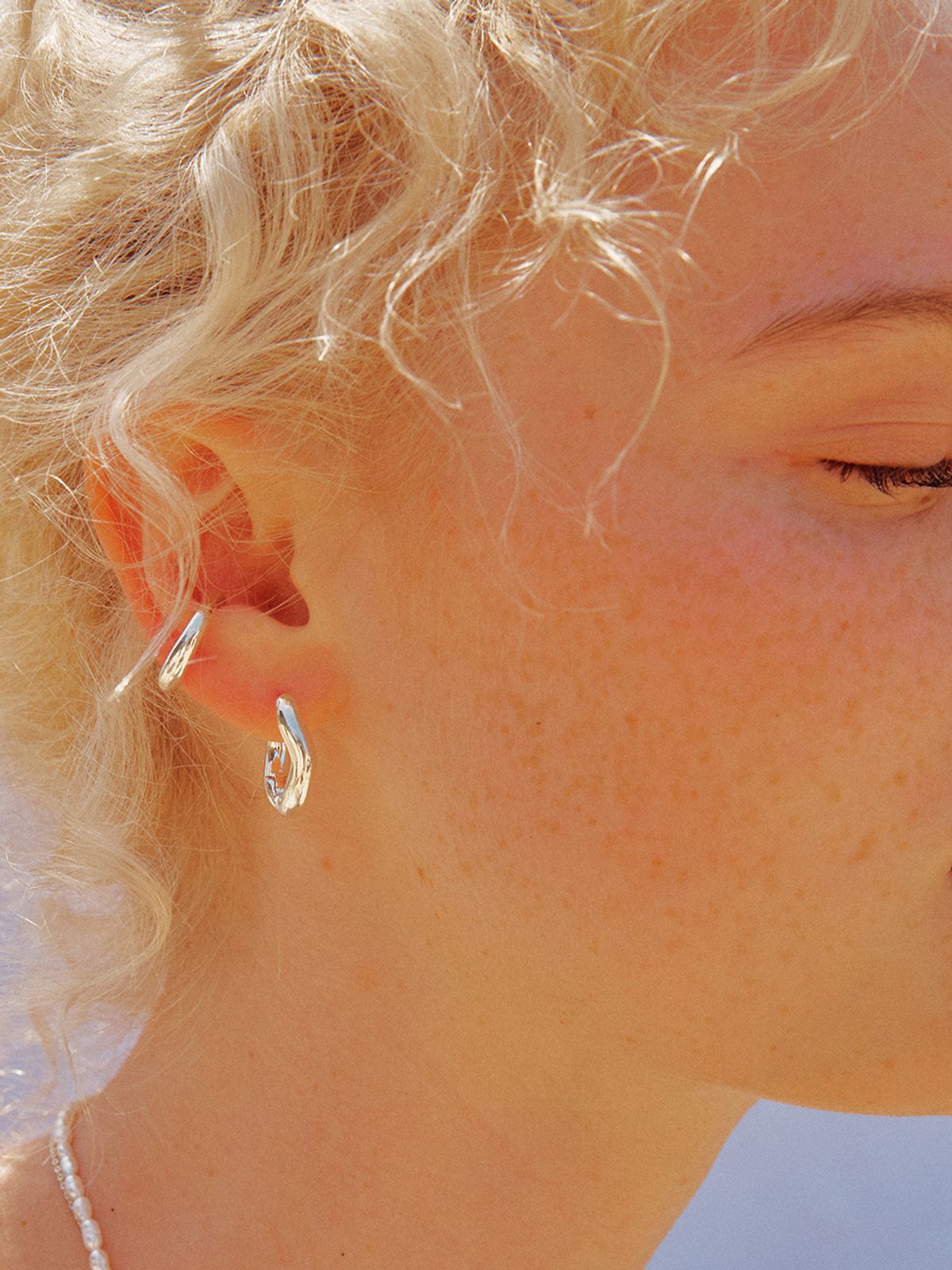 아쿠푸(ACOOPU) [925 silver] makana simple wave ring earrings