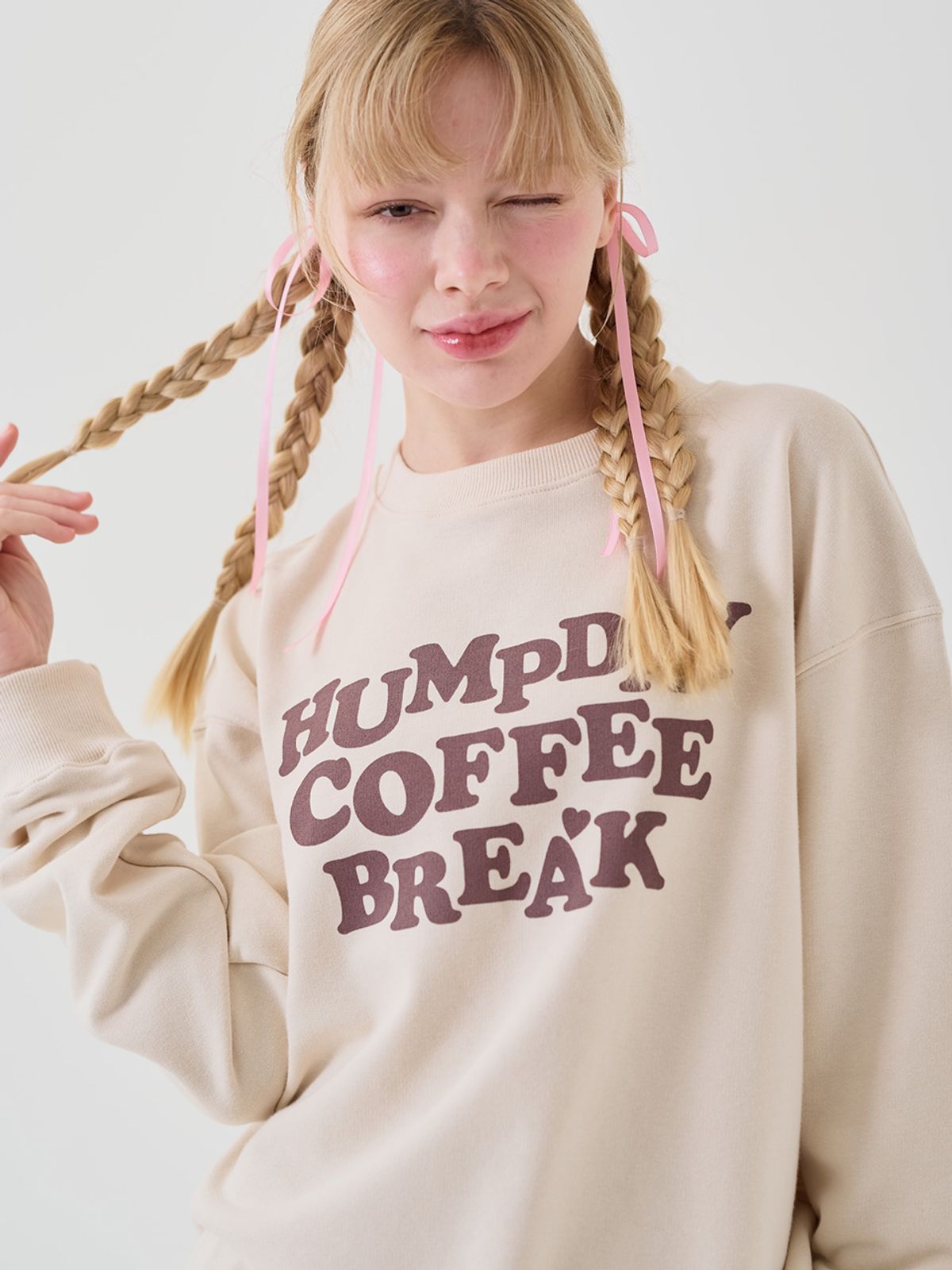 미에르꼴레스(MIERCOLES) HUMP DAY COFFEE BREAK SWEAT SHIRT [ivory]