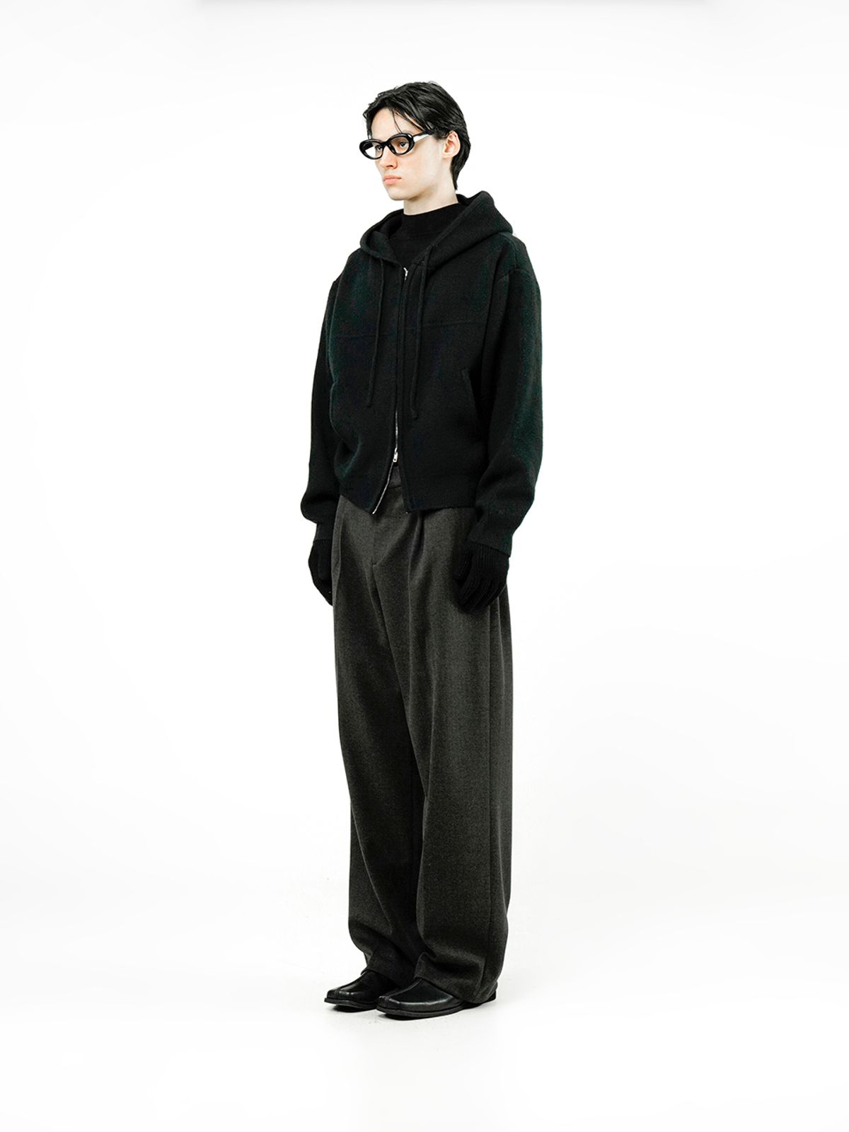 챈세스노이(CHANCE'S NOI) Sweater hooded Zip-up - Black /M244TP05BK