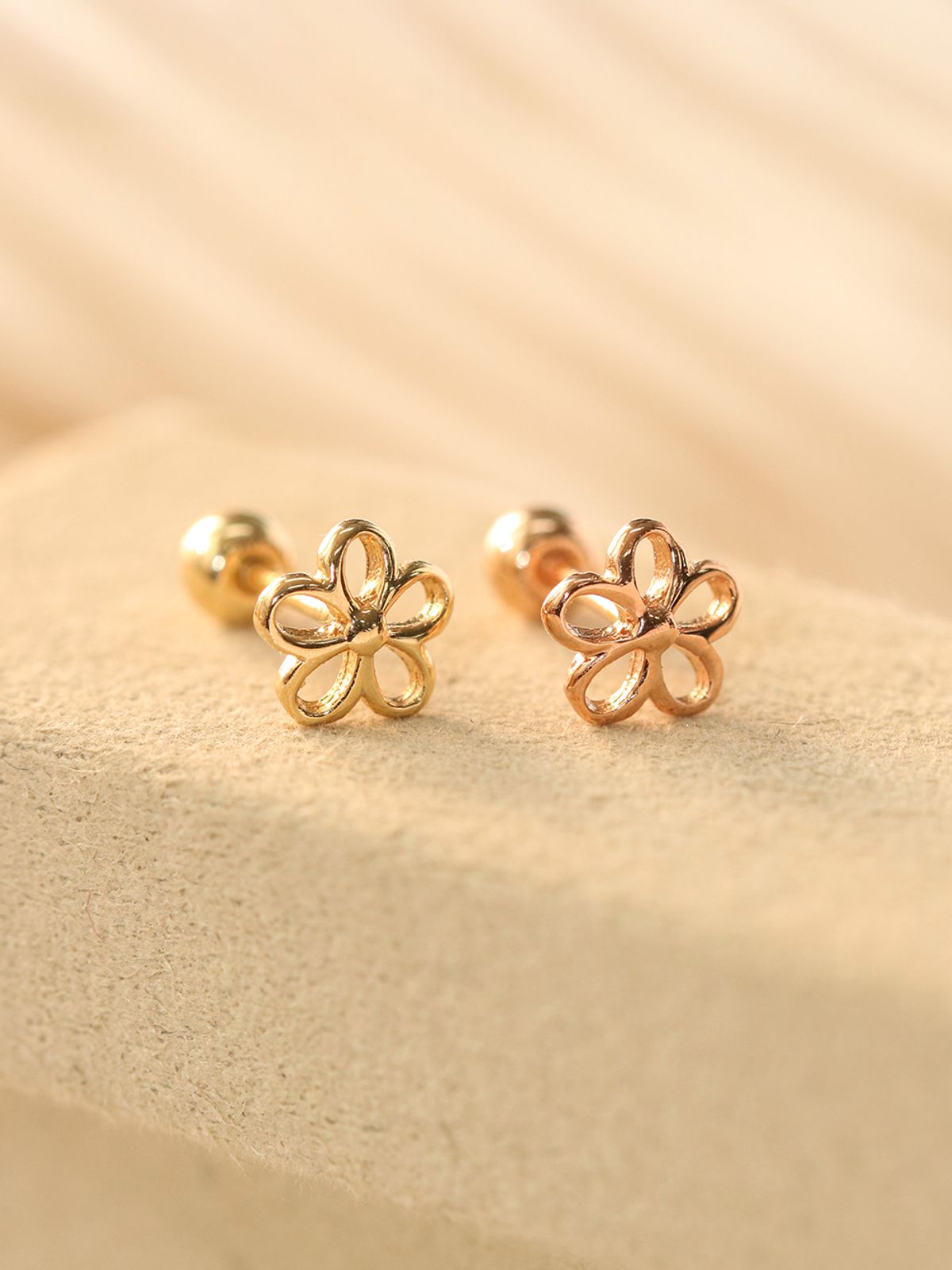 미니멀피어싱(MINIMALPIERCING) 14K 포인트 다섯꽃잎 피어싱 귀걸이