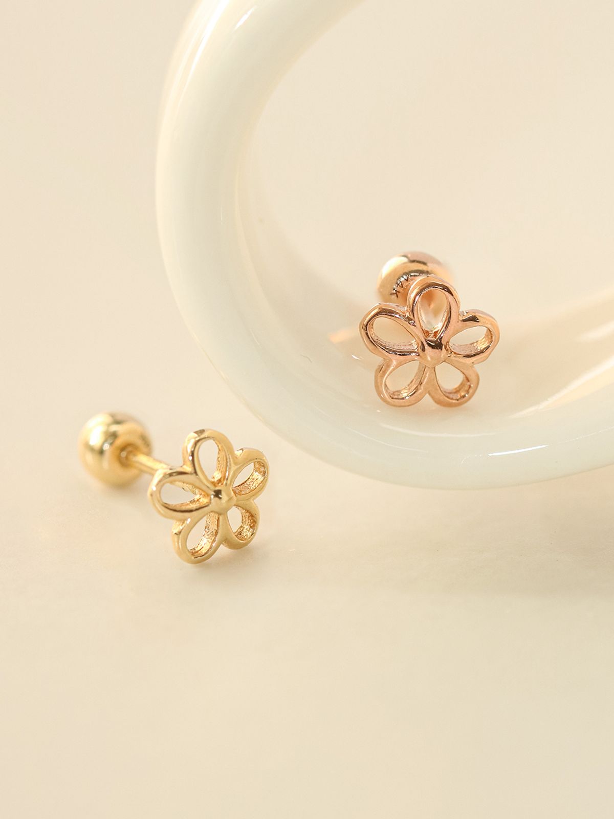 미니멀피어싱(MINIMALPIERCING) 14K 포인트 다섯꽃잎 피어싱 귀걸이