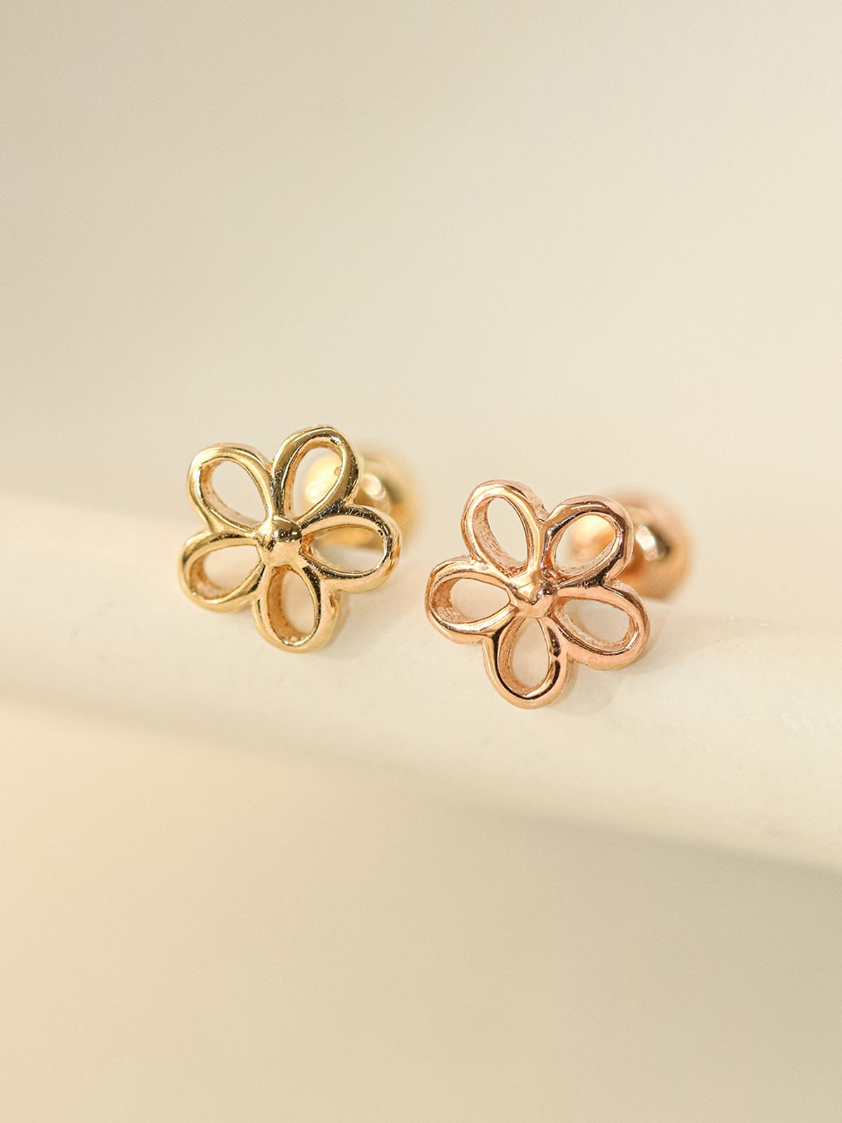 미니멀피어싱(MINIMALPIERCING) 14K 포인트 다섯꽃잎 피어싱 귀걸이