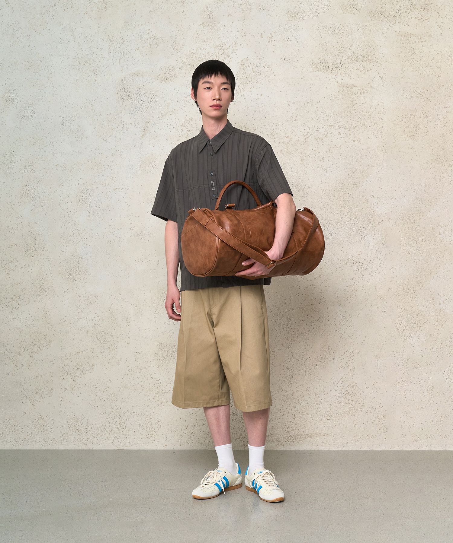 MUSINSA公式 | NOISE クラックレザーボストントラベルバッグ - ブラウン