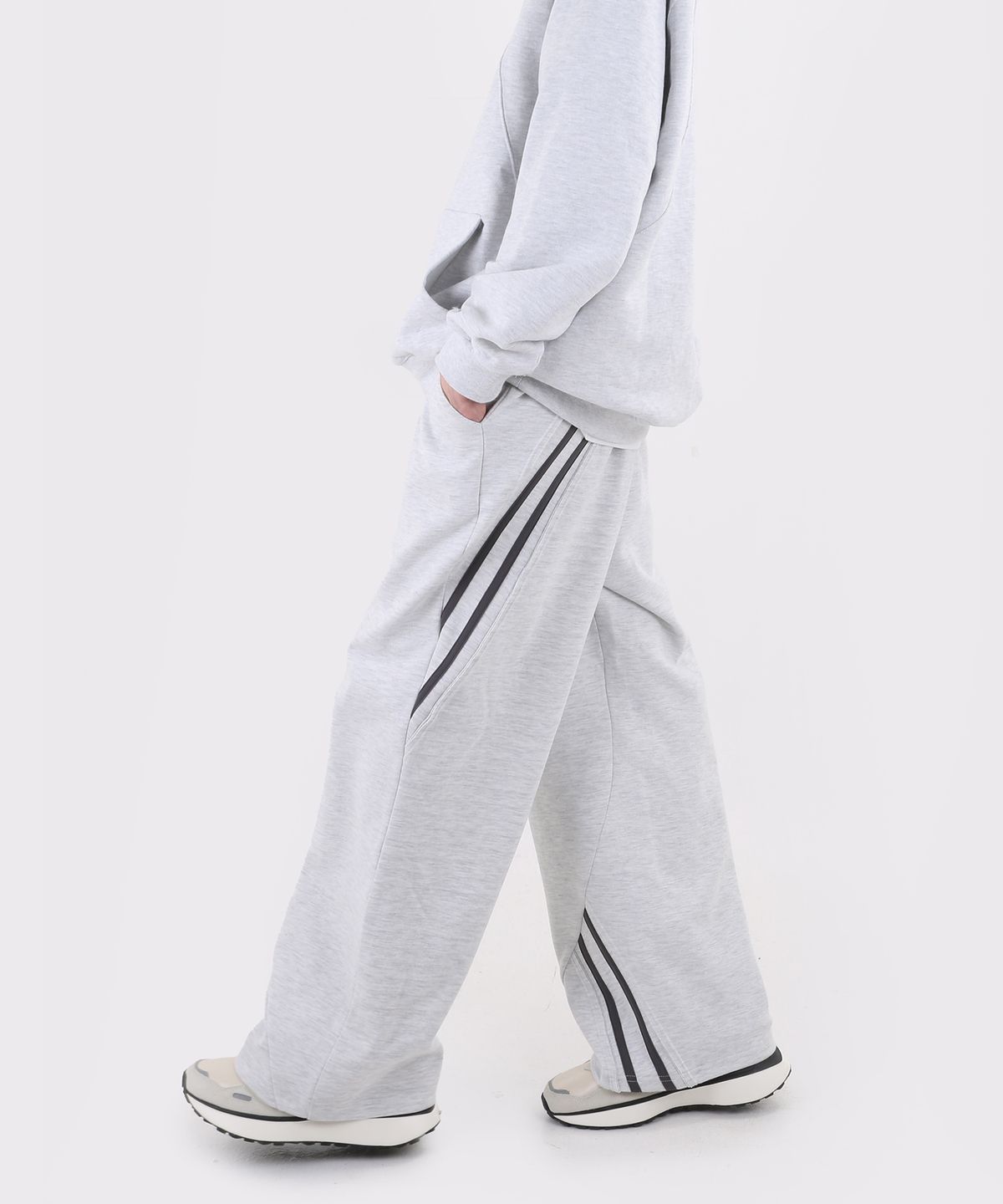 유앤엘씨(UNLC) cut-off track wide pants[2color]