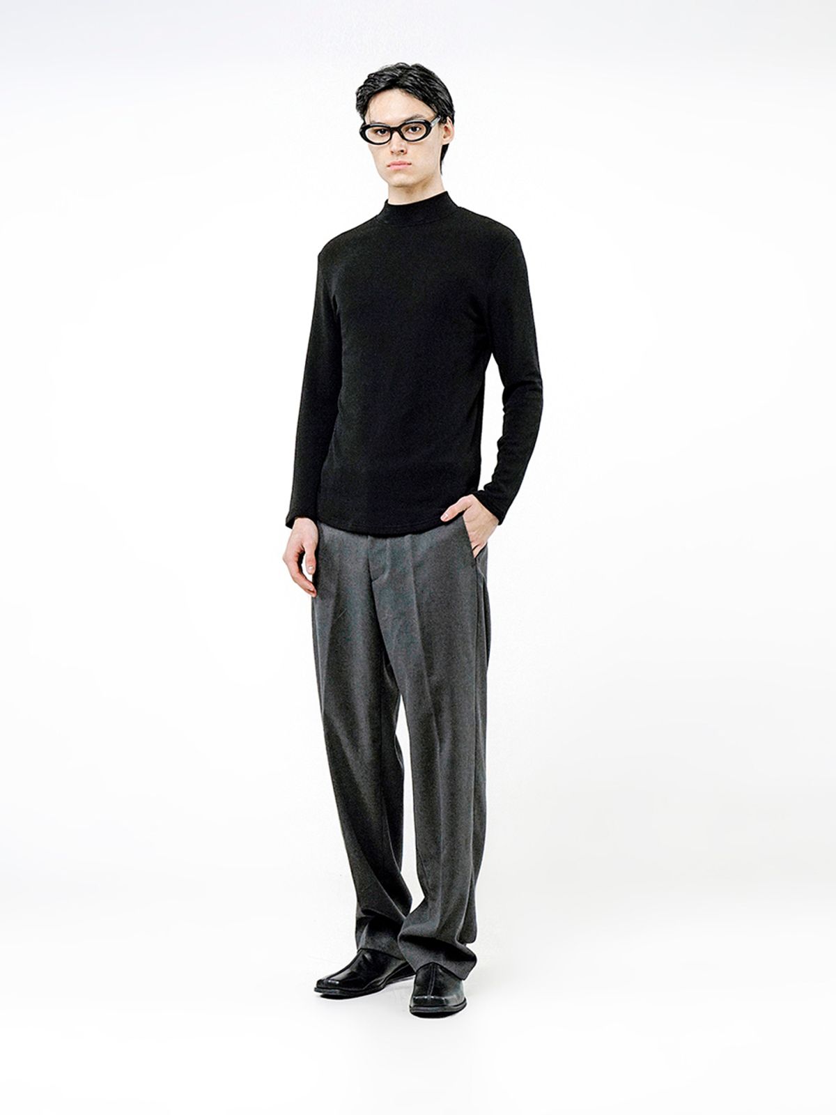 챈세스노이(CHANCE'S NOI) Fleece Wool Half Turtleneck - Black /M244TP03BK