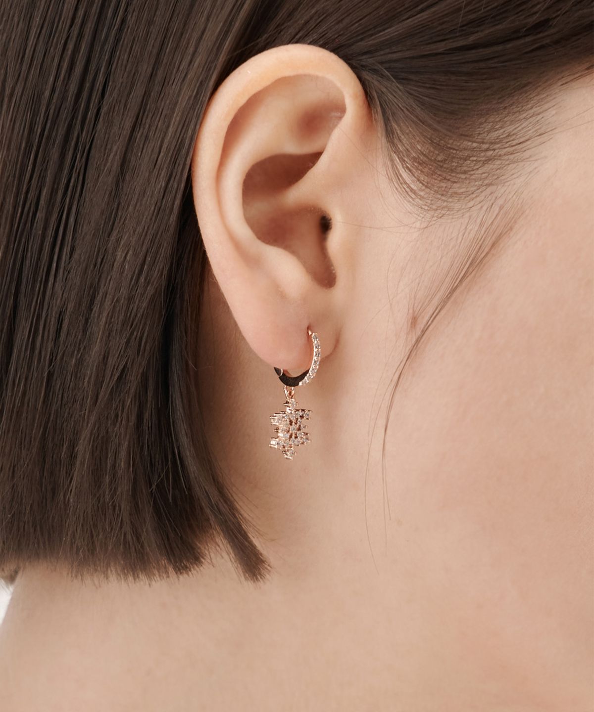 엘르주얼리(ELLEJEWELRY) 14K GF 눈꽃 드롭 원터치 귀걸이 ELGPEE562