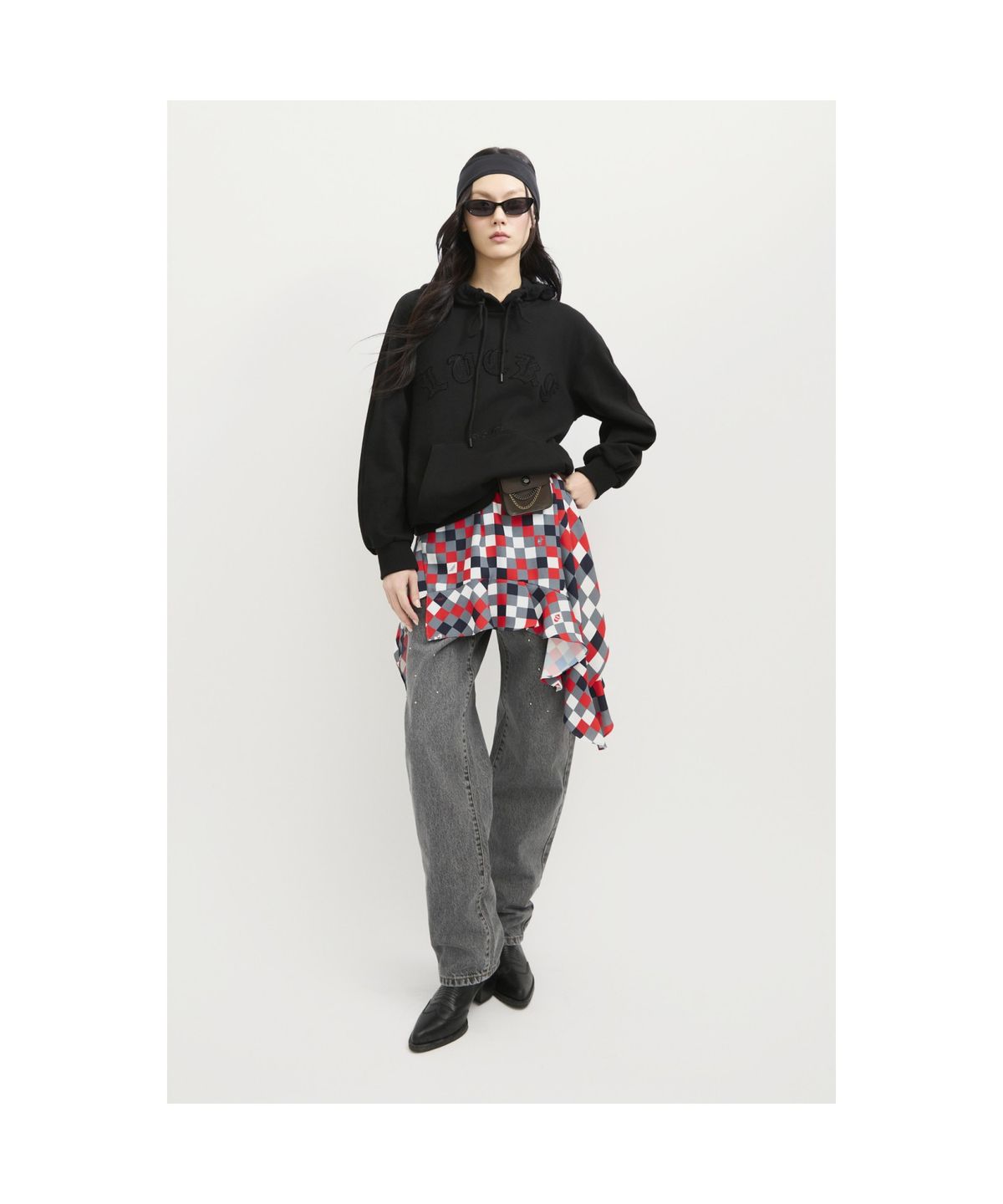 럭키슈에뜨(LUCKY CHOUETTE) Embroidery Point Hooded T-shirt (black) LFTAS25120BKX
