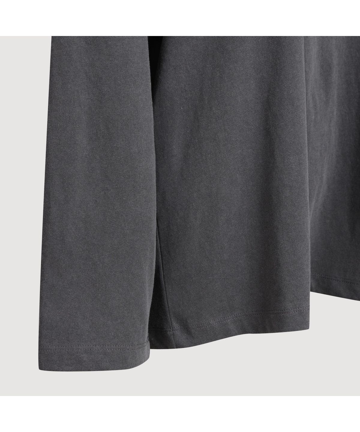 럭키슈에뜨(LUCKY CHOUETTE) Pigment Loose-Fit Long-Sleeved T-shirt (dark grey) LFTAS25180GYD