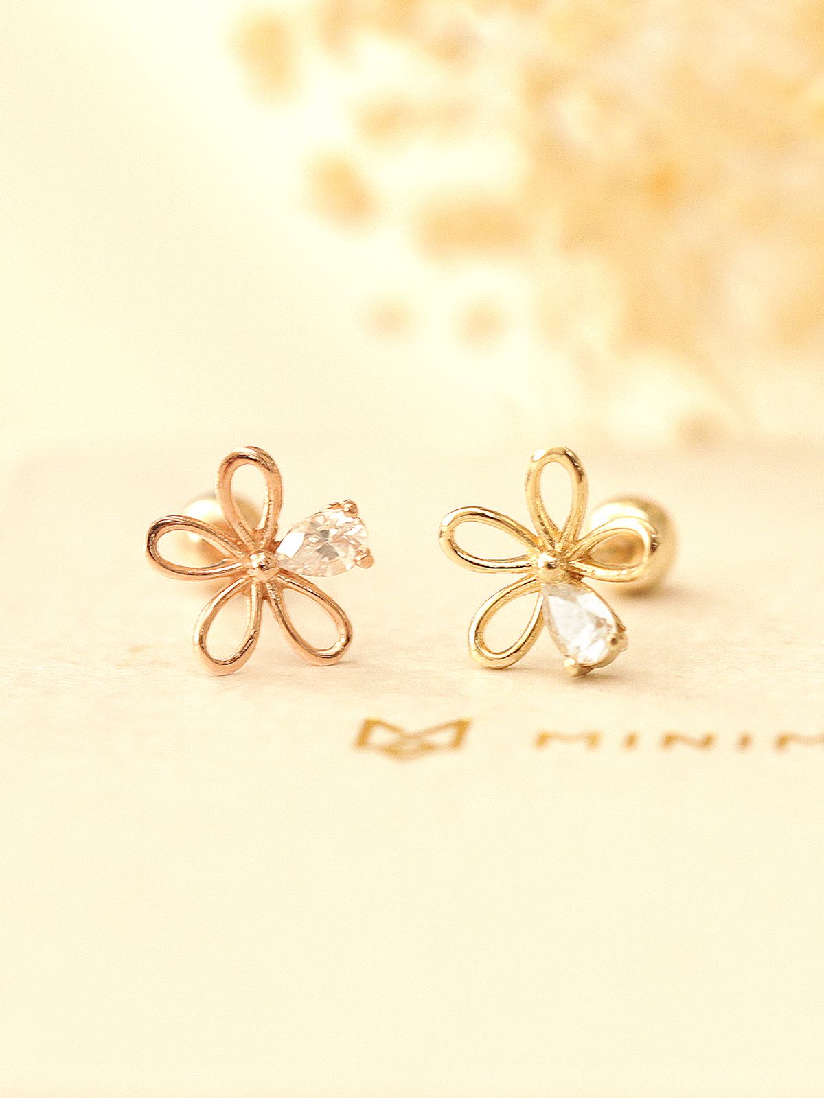 미니멀피어싱(MINIMALPIERCING) 14K 큐빅 잎 플라워 피어싱 귀걸이