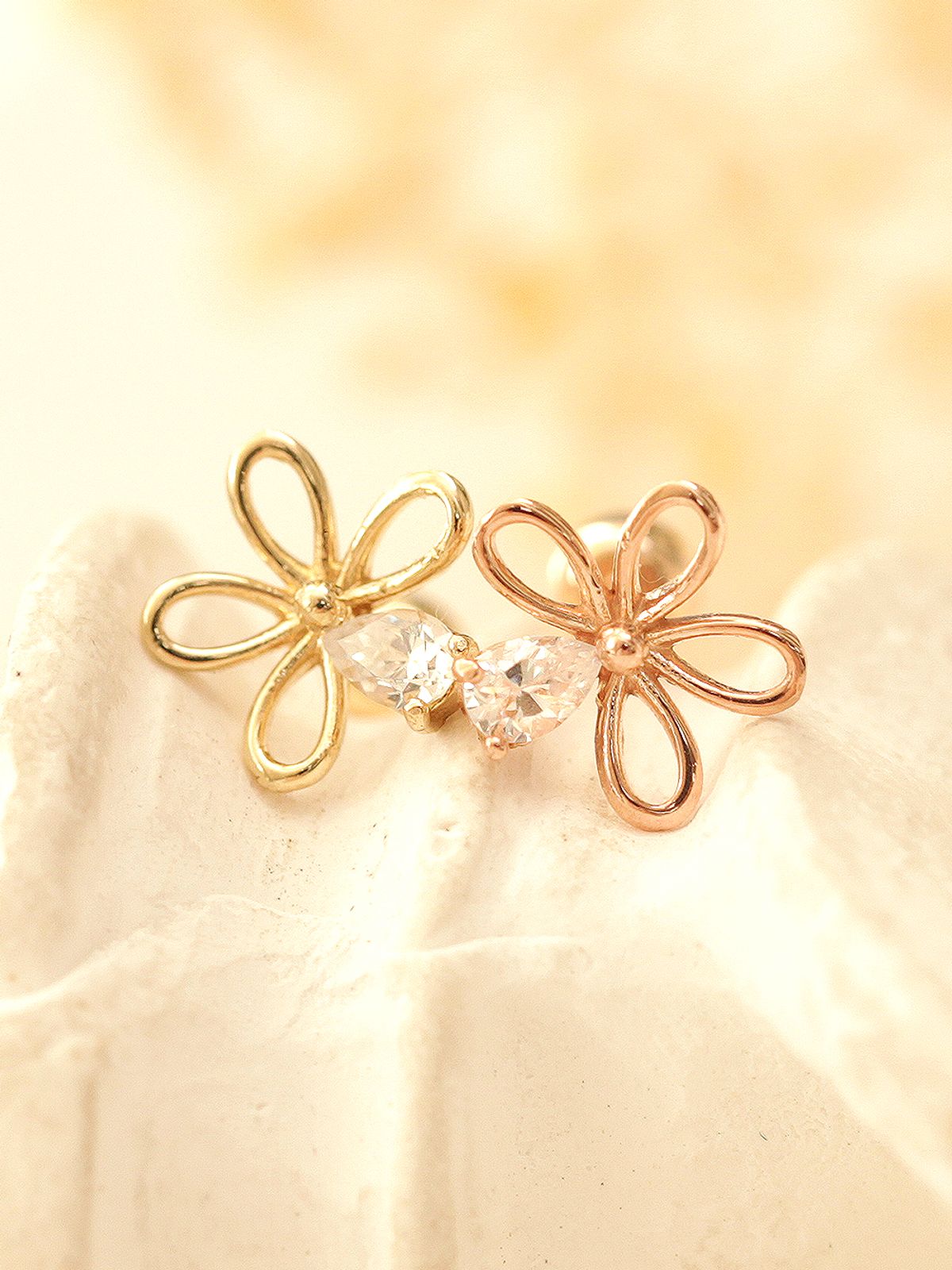 미니멀피어싱(MINIMALPIERCING) 14K 큐빅 잎 플라워 피어싱 귀걸이