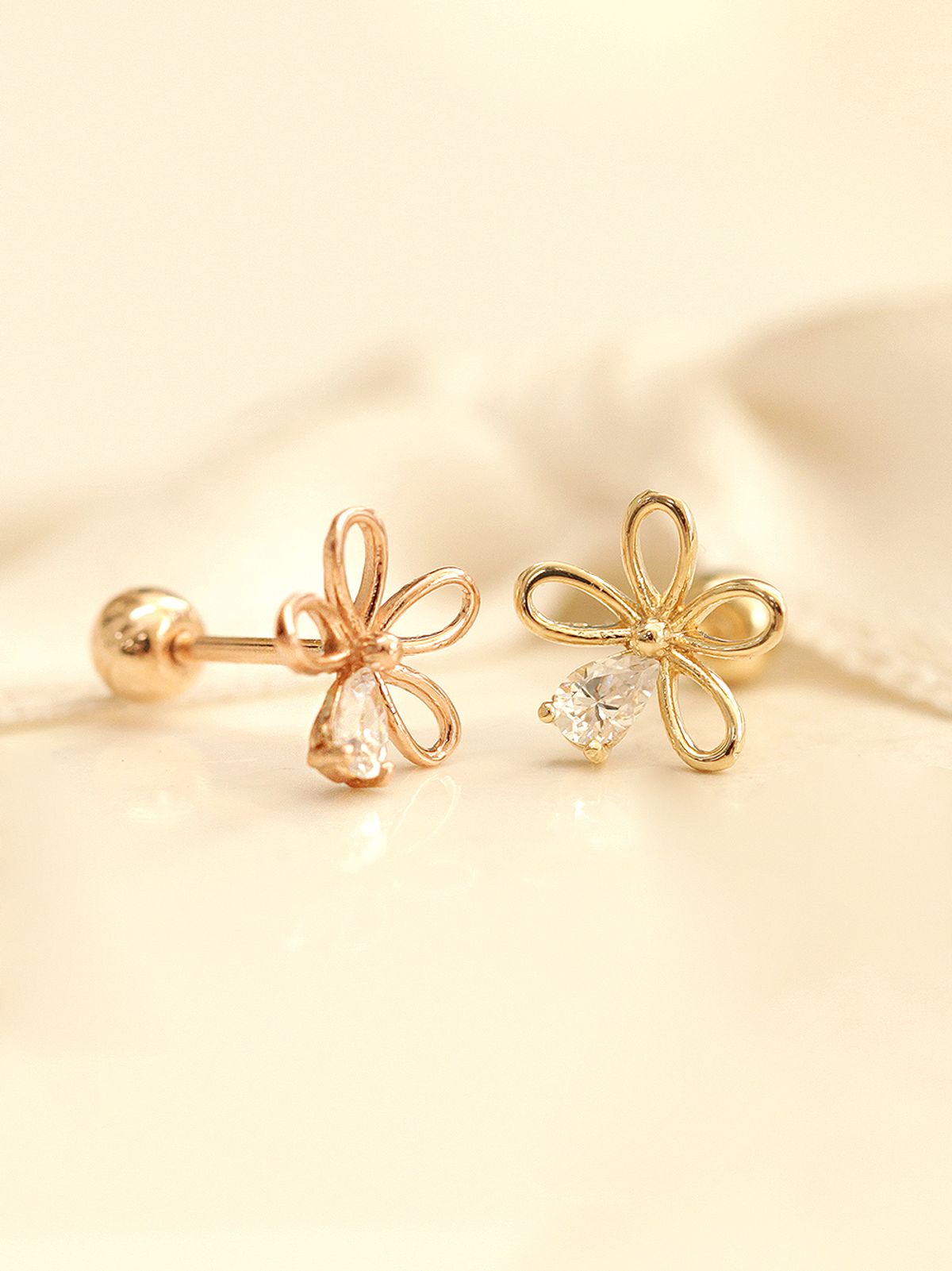 미니멀피어싱(MINIMALPIERCING) 14K 큐빅 잎 플라워 피어싱 귀걸이
