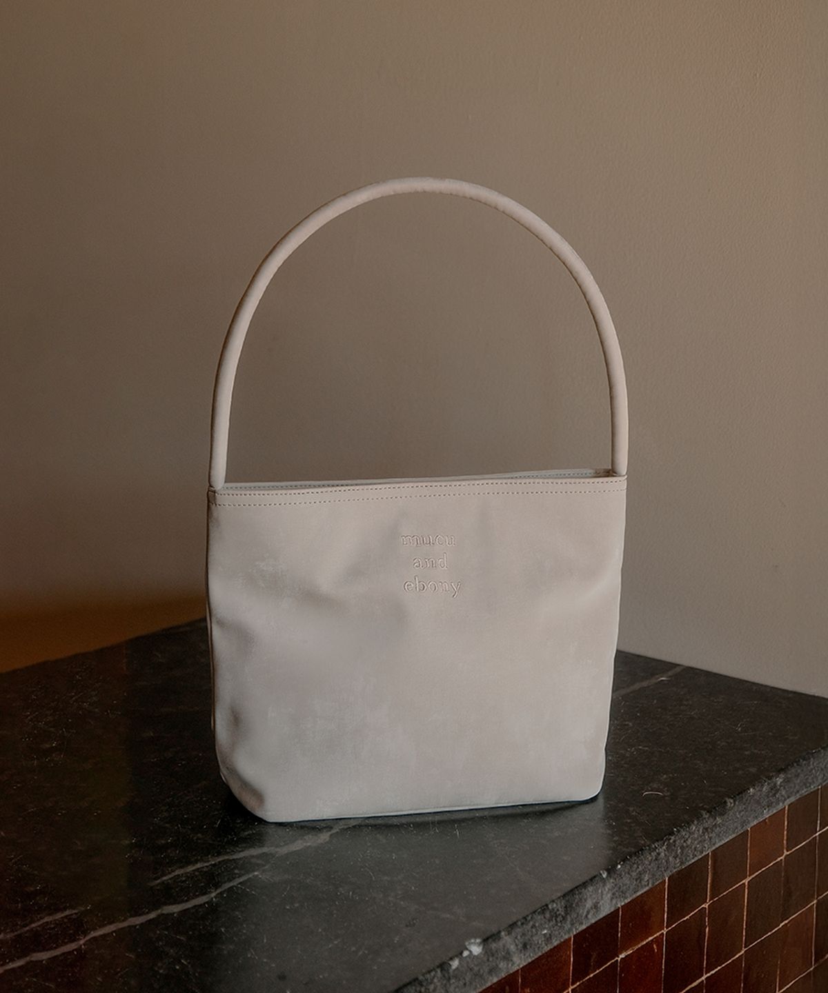 무쿠앤에보니(MUCU AND EBONY) Nearbreeze Bag _ Mucu Grey