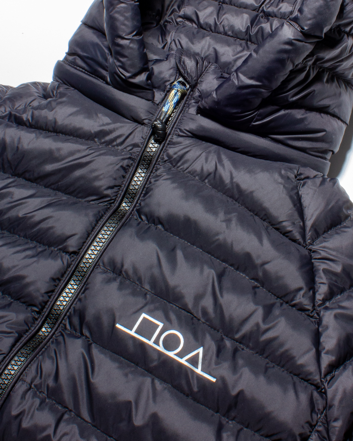 미디엄스(MEDIUMS) Geometric Logo Light Weight Puffer Jacket - Black(도형 로고 라이트 웨이트 패딩 자켓)