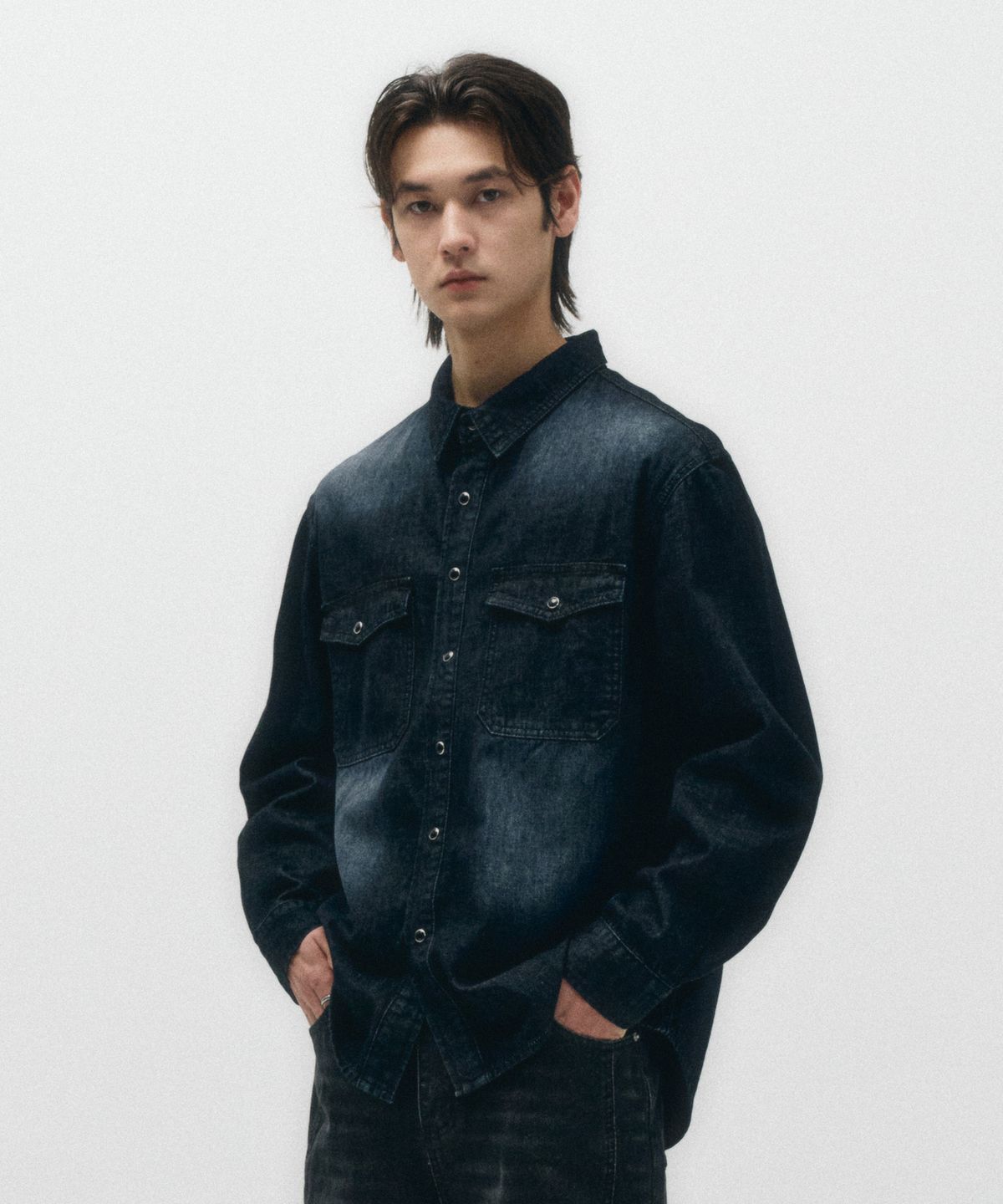 이코르(ECORR) 빈티지 워시드 데님 셔츠_블랙