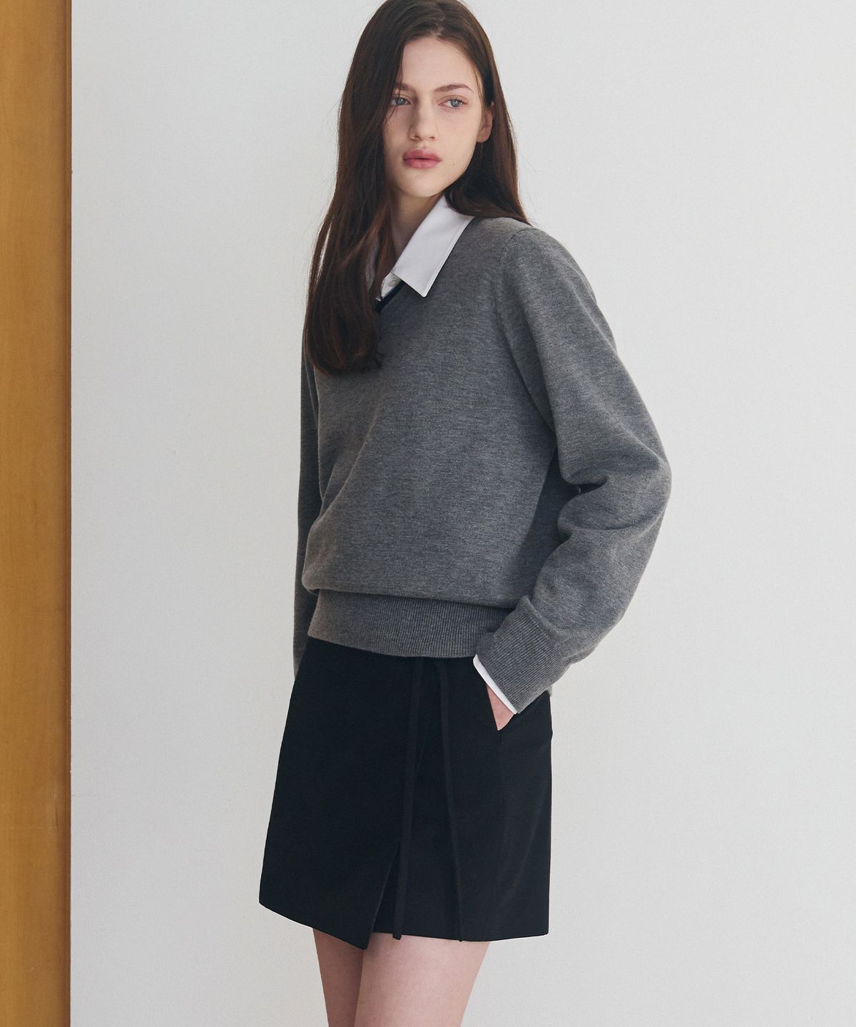 드로우핏 우먼(DRAWFIT WOMEN) 투-플라이 립 브이넥 울 블랜디드 니트 [BLACK]