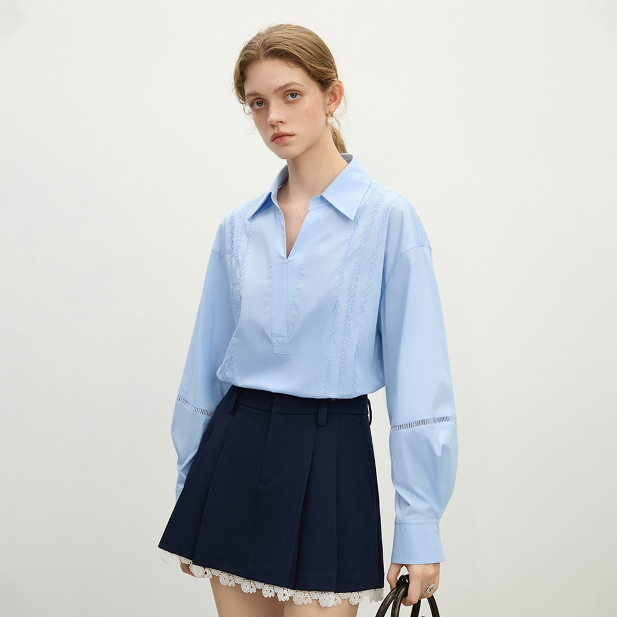 웬스데이딜라잇(WEDNESDAY DELIGHT) WD_Collar v-neck blouse_2 color