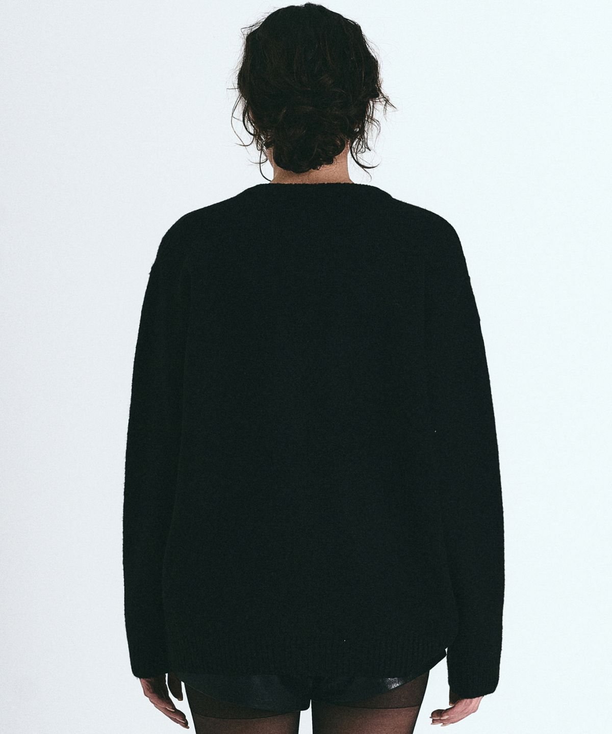 닉앤니콜(NICK&NICOLE) [ESSENTIAL] CLASSICAL SOFT V SWEATER_BLACK