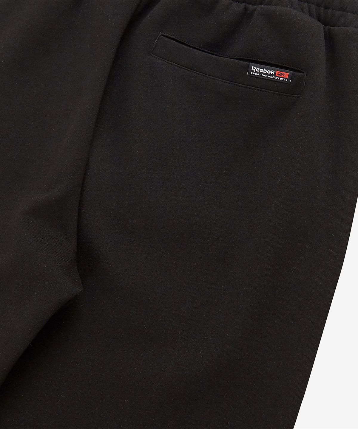 리복(REEBOK) 에센셜 스트레이트 스웨트 팬츠 - 블랙