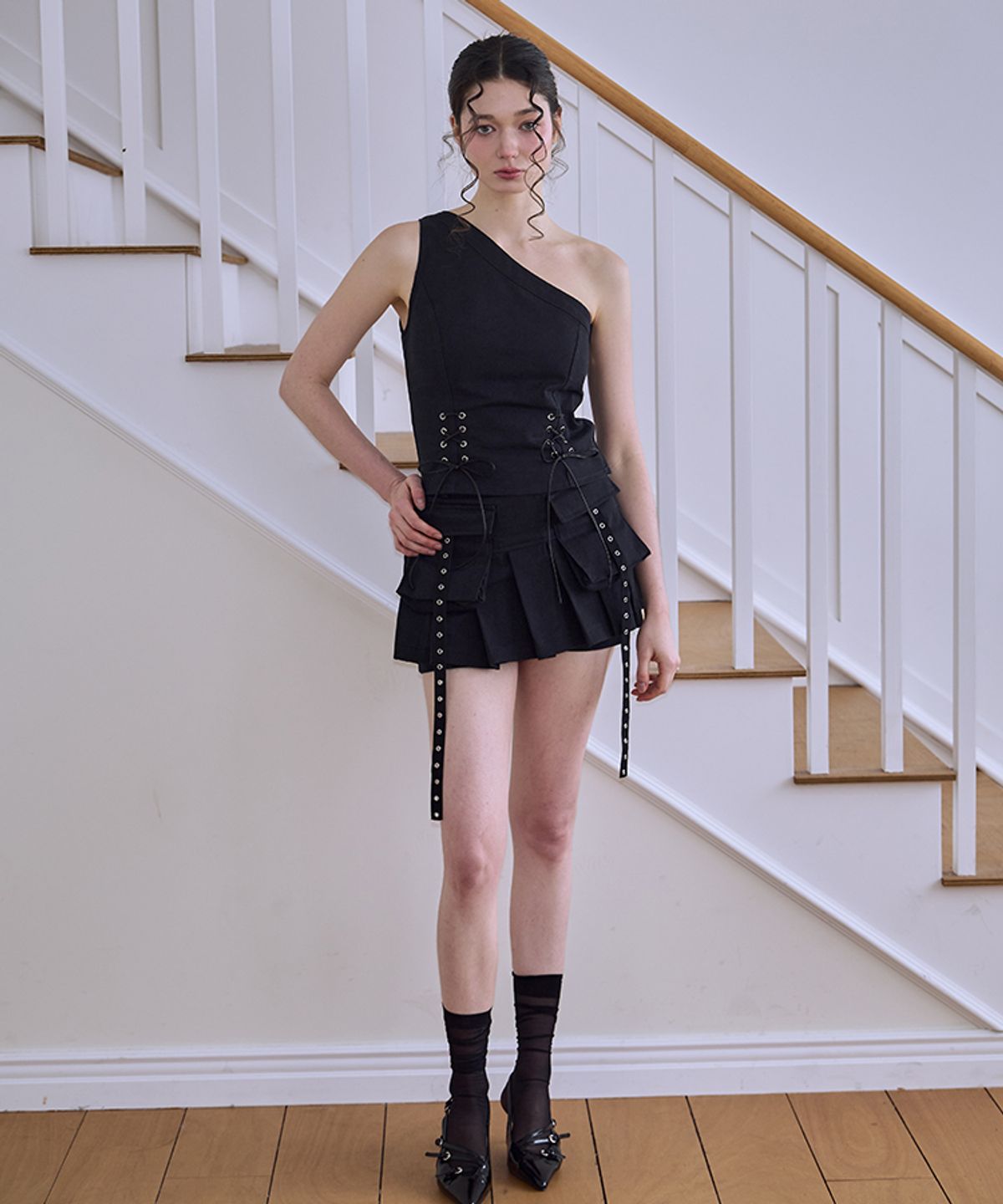 로제프란츠(ROSEFRANTZ) Two Pocket Eyelet Mini Skirt [Black]