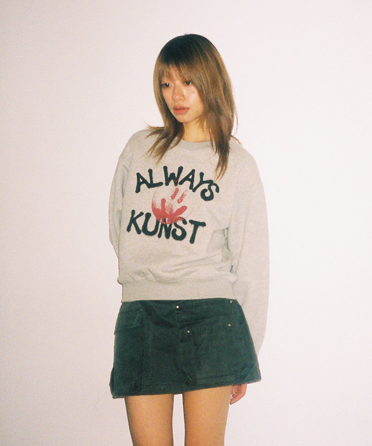 이스트쿤스트(ISTKUNST) ALWAYS KUNST SWEATSHIRTS_GREY(IK2FSMM442A)