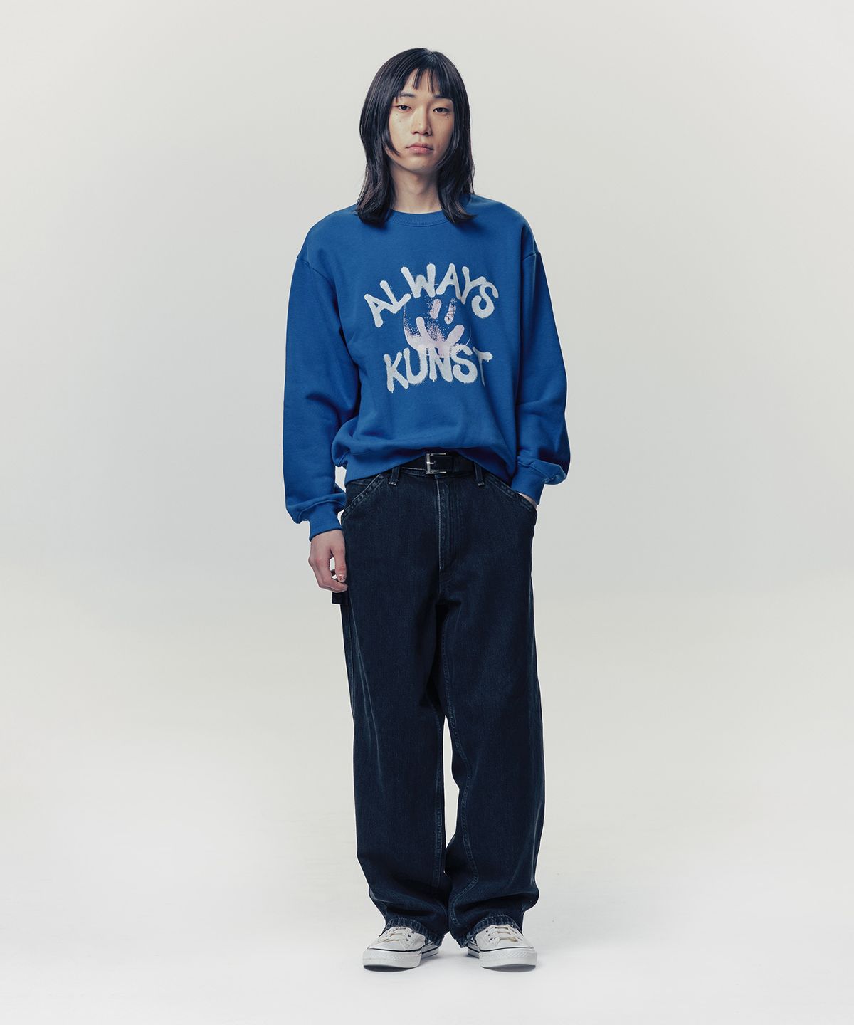 이스트쿤스트(ISTKUNST) ALWAYS KUNST SWEATSHIRTS_BLUE(IK2FSMM442A)