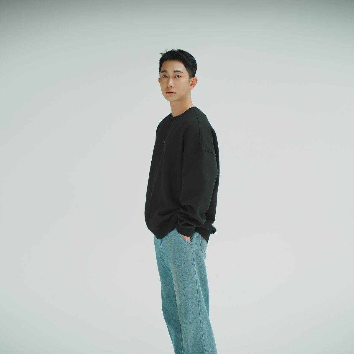아키아(AKIA) 780g 오버사이즈 스웨트셔츠 - 플리스 라인