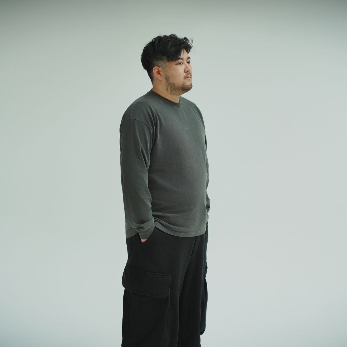 아키아(AKIA) 460g 오버사이즈 롱 슬리브 - 피그먼트다잉 [ 차콜 ]