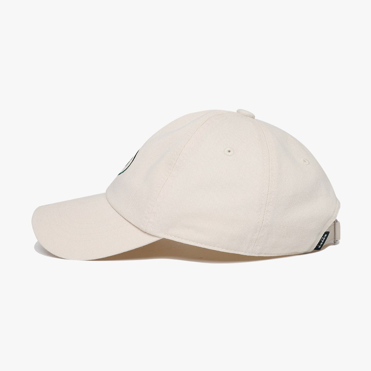 디아도라(diadora) 와펜 로고 볼캡 IVORY