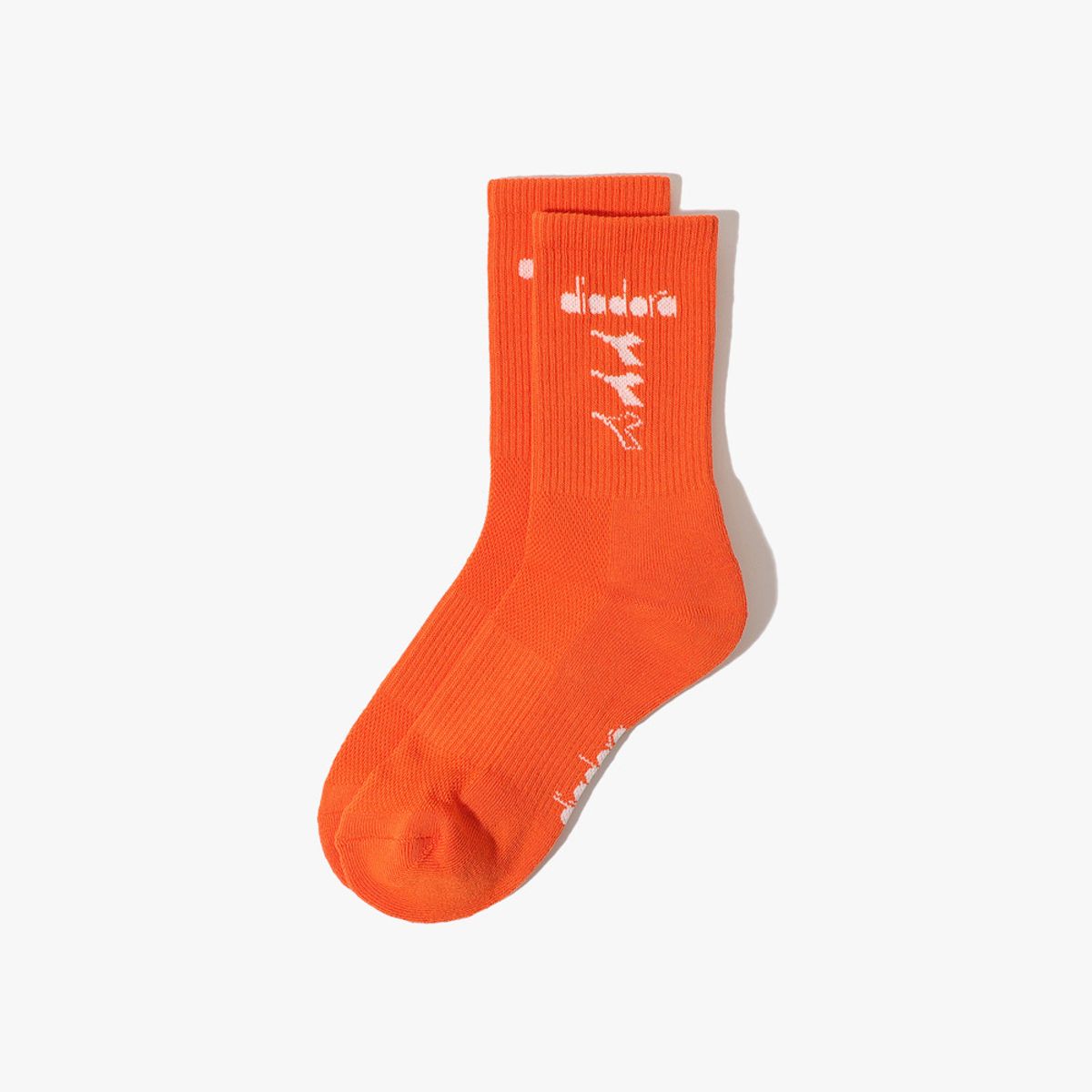 디아도라(diadora) 프리즈 패턴 쿼터 삭스 ORANGE