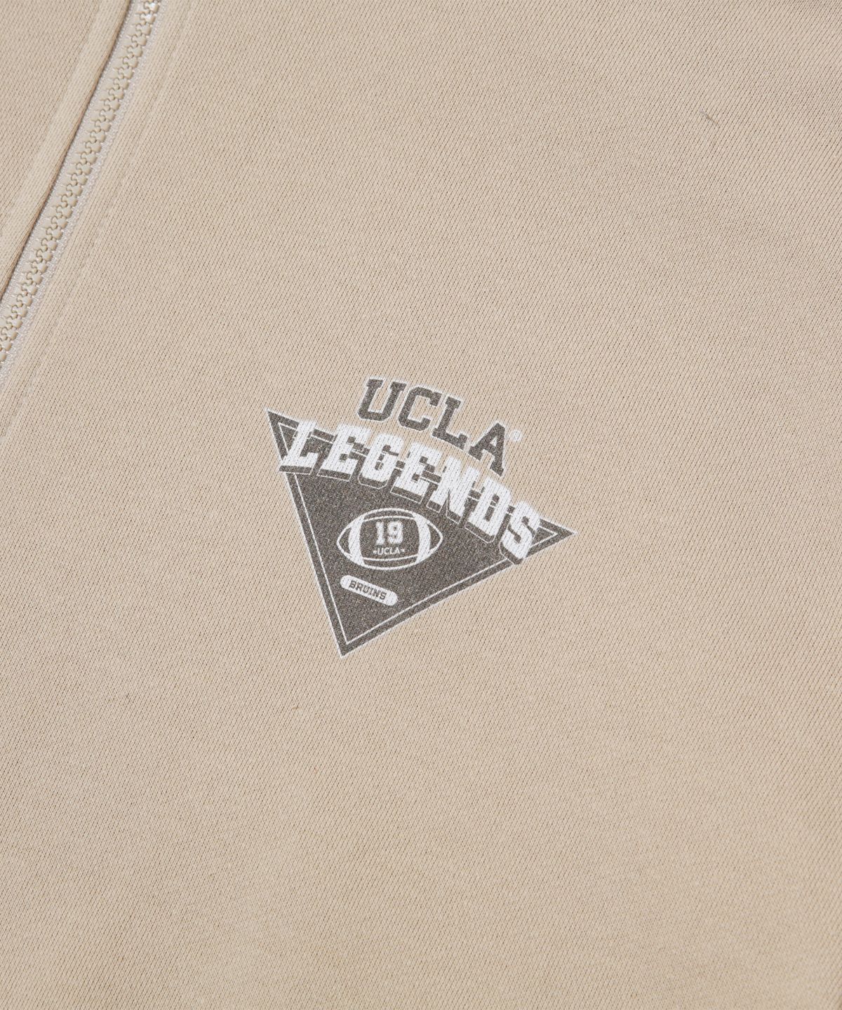 유씨엘에이(UCLA) UCLA 빈티지 스몰로고 반집업[BEIGE](UZ2LTEF)