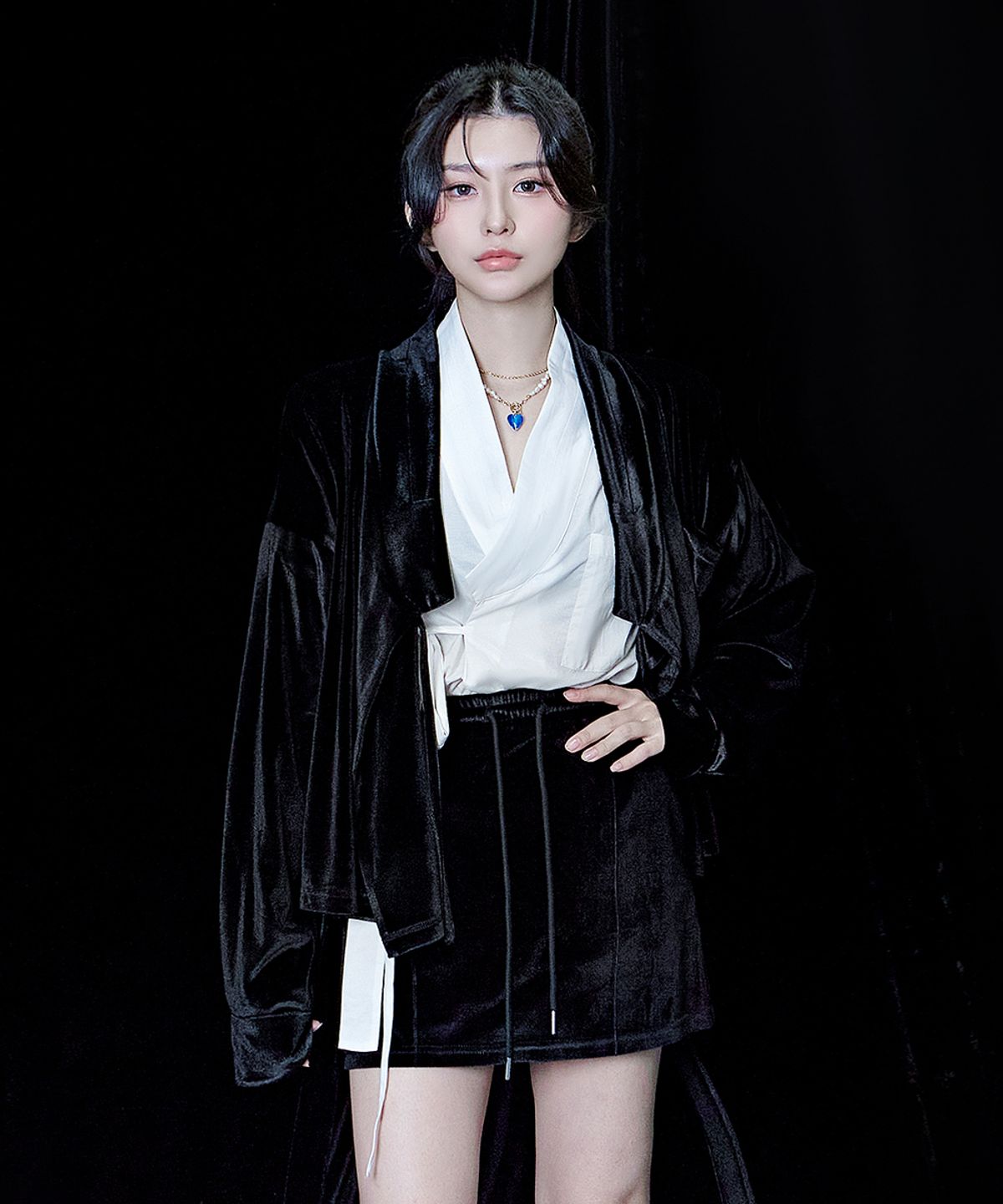 티엠쓰리(TM3) 심야 벨로아 트레이닝 저고리 치마 세트 블랙