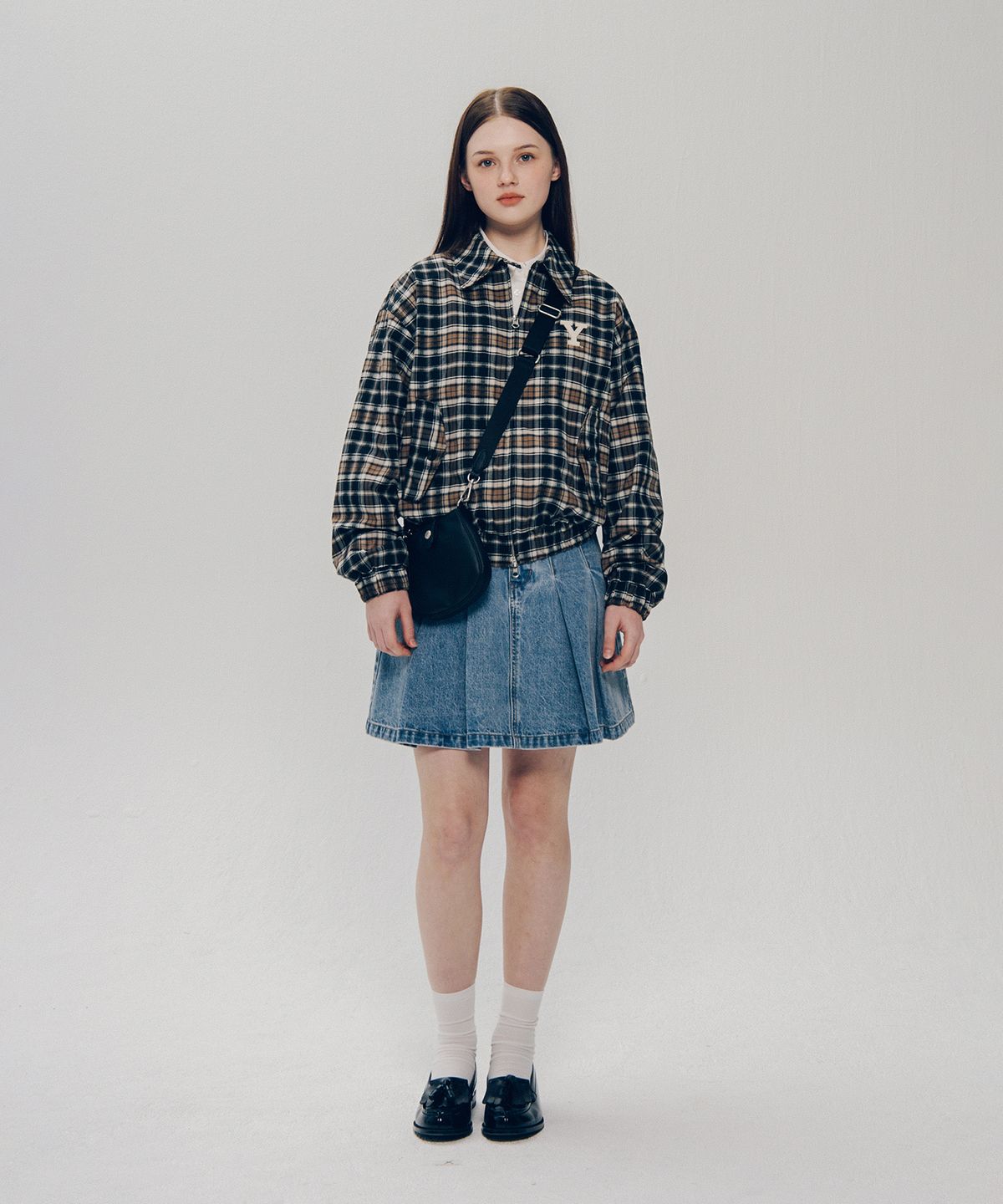 예일(YALE) 태슬 레더 라운드 크로스백_브라운