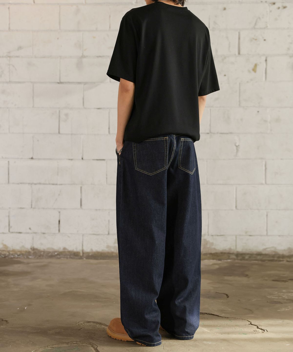 지크립(GCLIP) 핀턱 벌룬핏 와이드 데님팬츠 (Dark Blue)