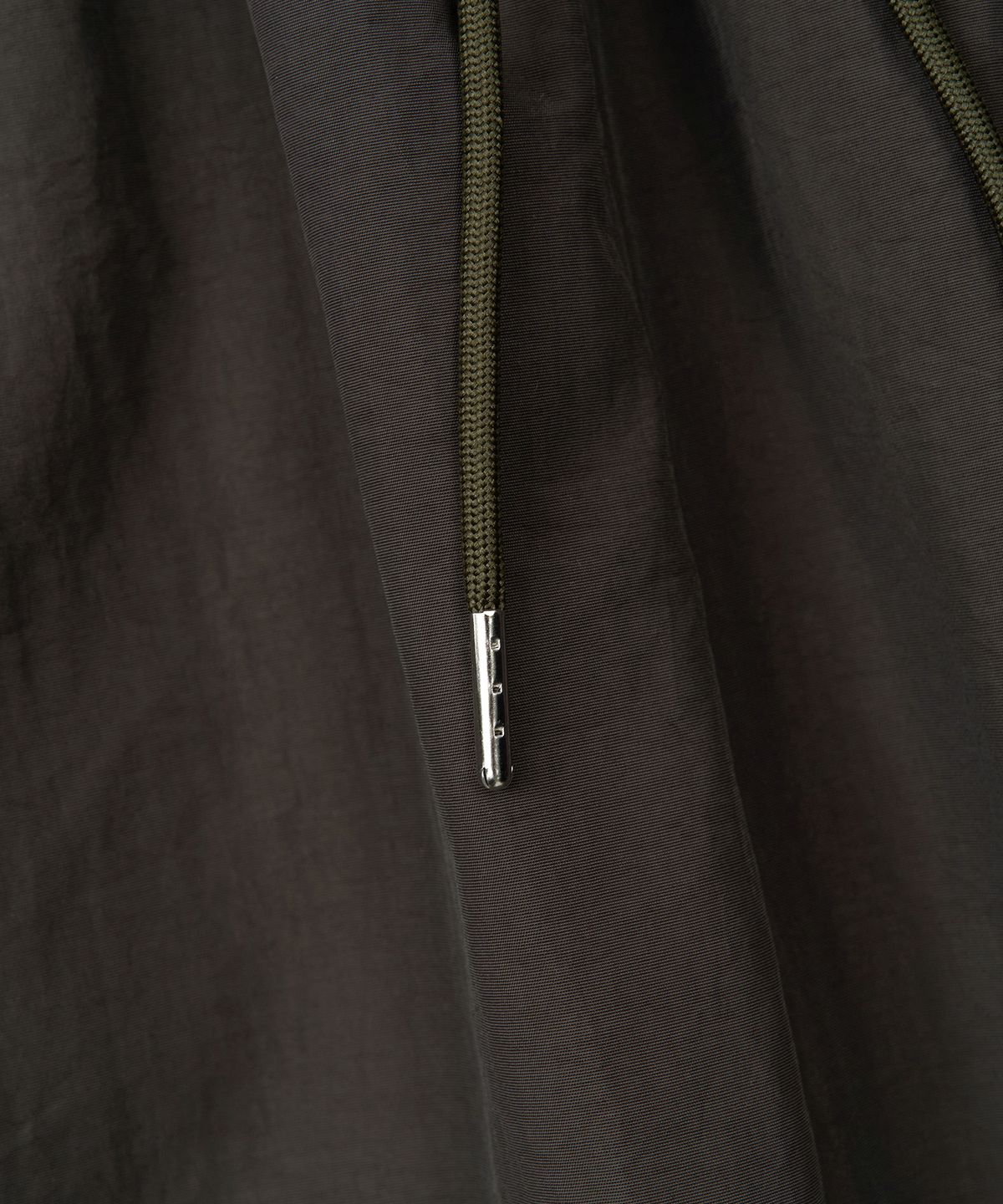 엑스컨테이너(EXCONTAINER) 사이드 라인 나일론 트랙 팬츠 (DEEP KHAKI)