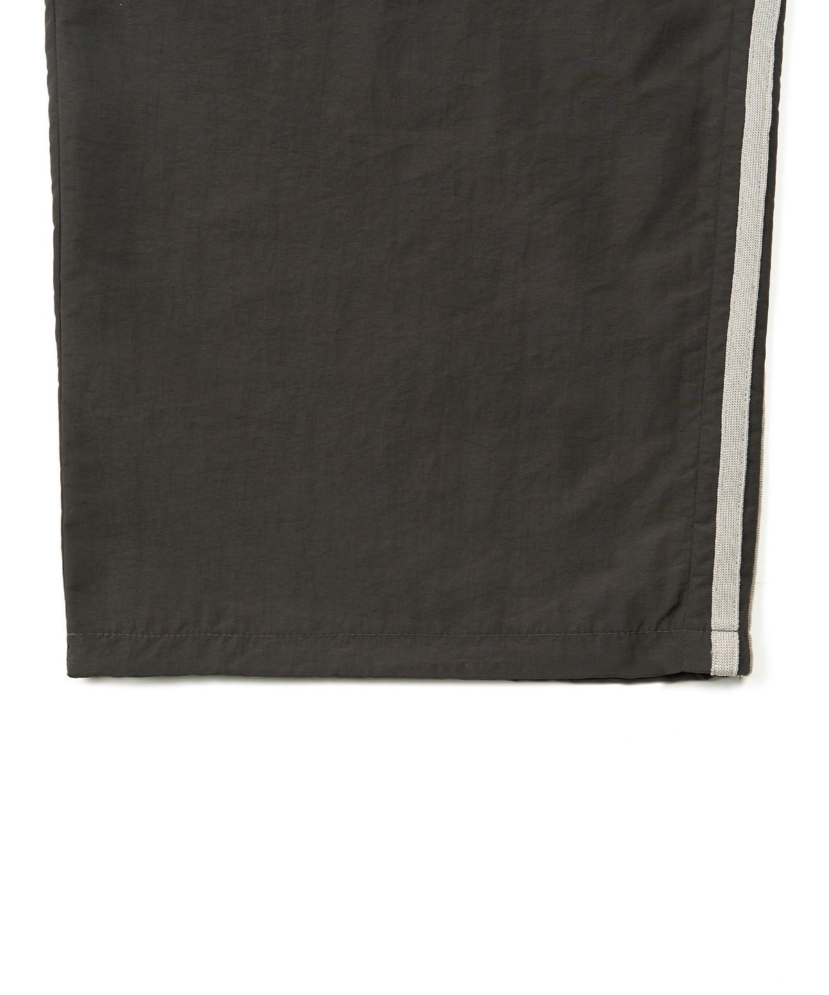 엑스컨테이너(EXCONTAINER) 사이드 라인 나일론 트랙 팬츠 (DEEP KHAKI)