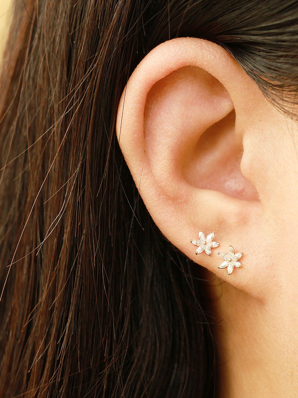 미니멀피어싱(MINIMALPIERCING) 14K 크리스탈 여섯꽃잎 플라워 피어싱 귀걸이