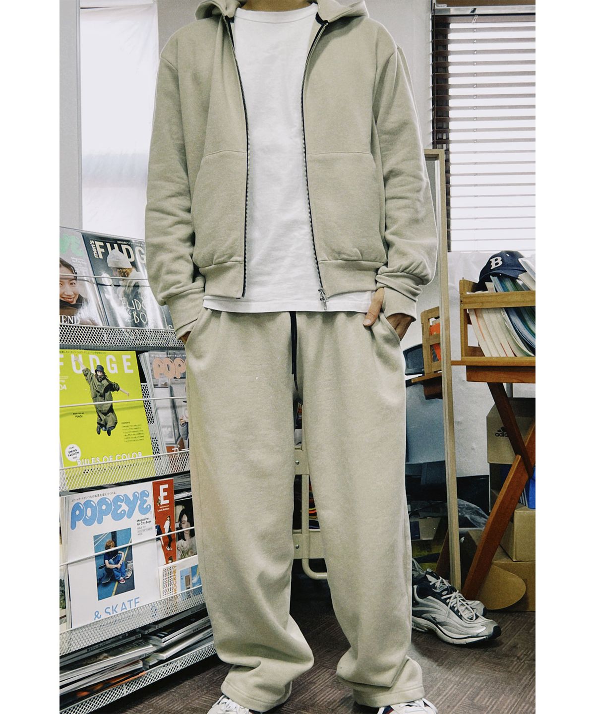 블러프(BLUFF) 핑거홀 크롭 후드집업 [BEIGE]