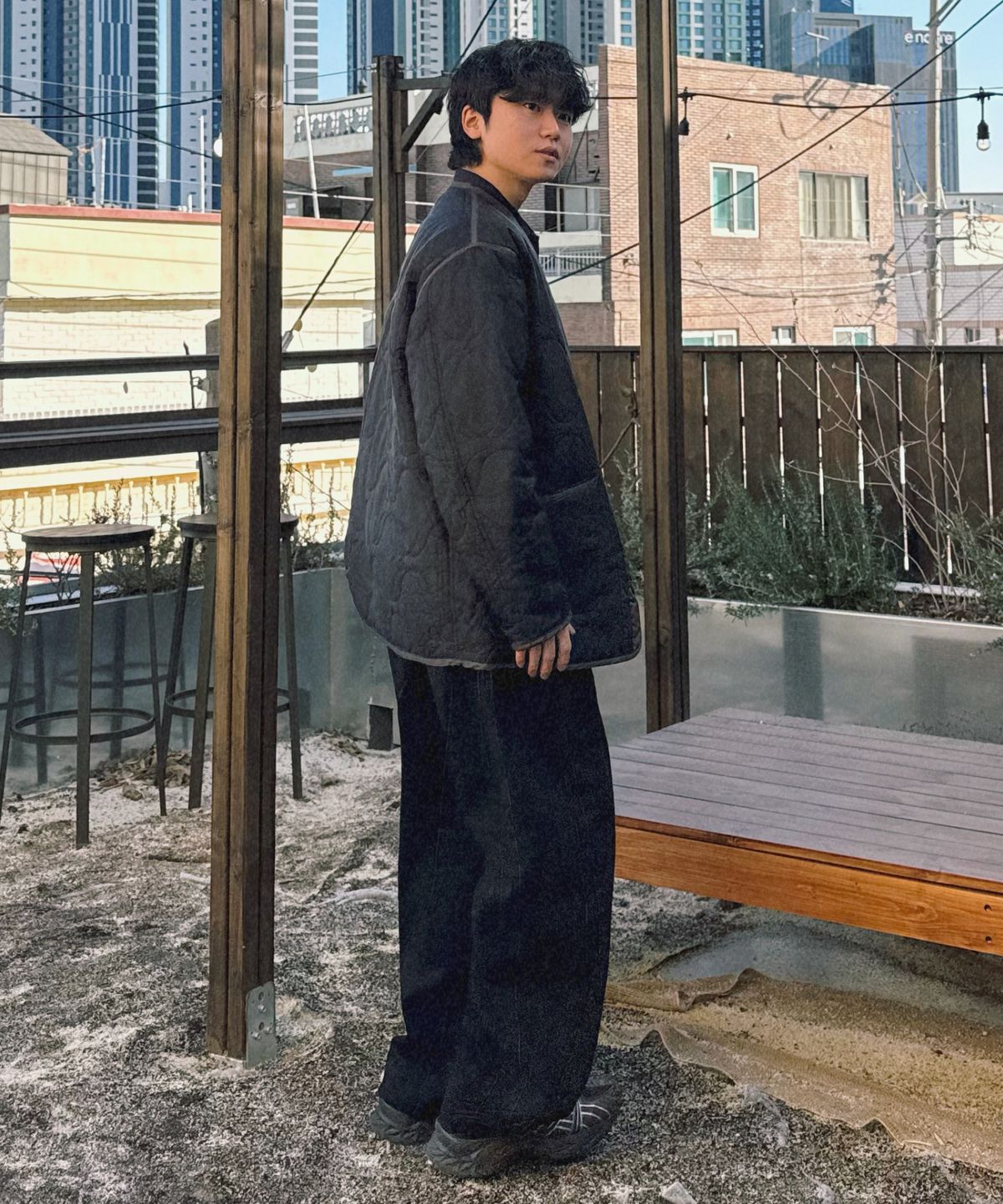 에이지오디(AGOD) 빈티지 사이드 턱 와이드 데님 팬츠 [올블랙]
