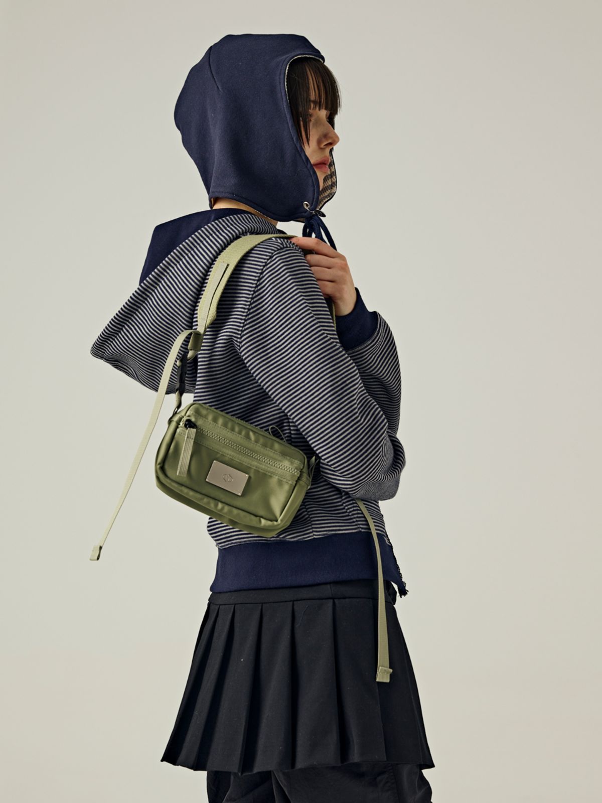 샐볼(SALBOL) SYMBOL NYLON SHAKOSH CROSS BAG [KHAKI]